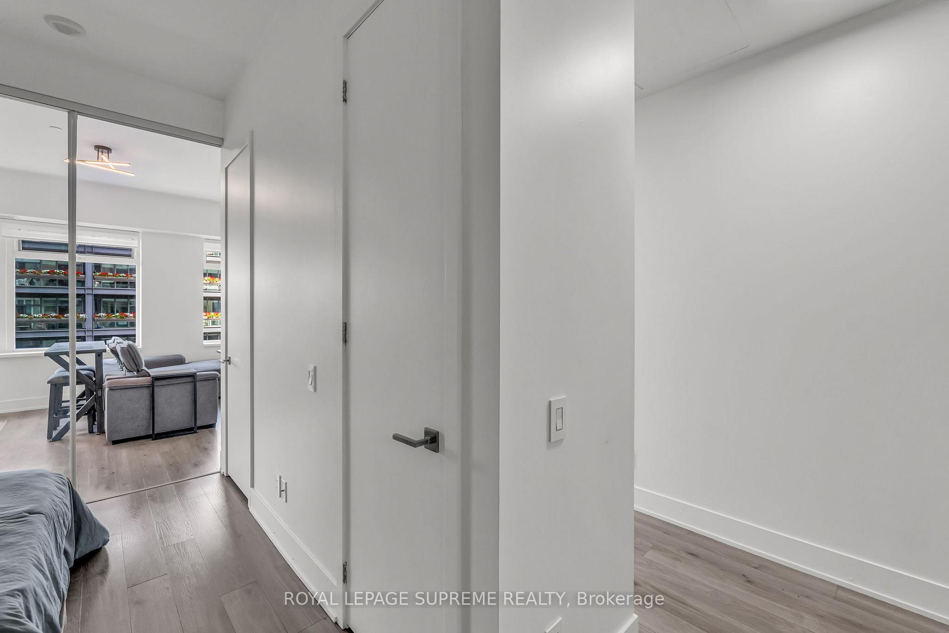 111 St Clair Avenue W 604, Toronto C02 Unit: 604
