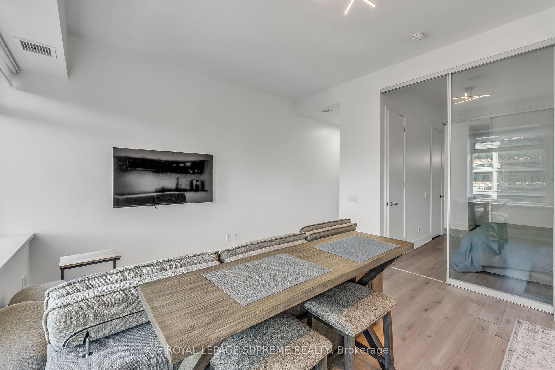 111 St Clair Avenue W 604, Toronto C02 Unit: 604