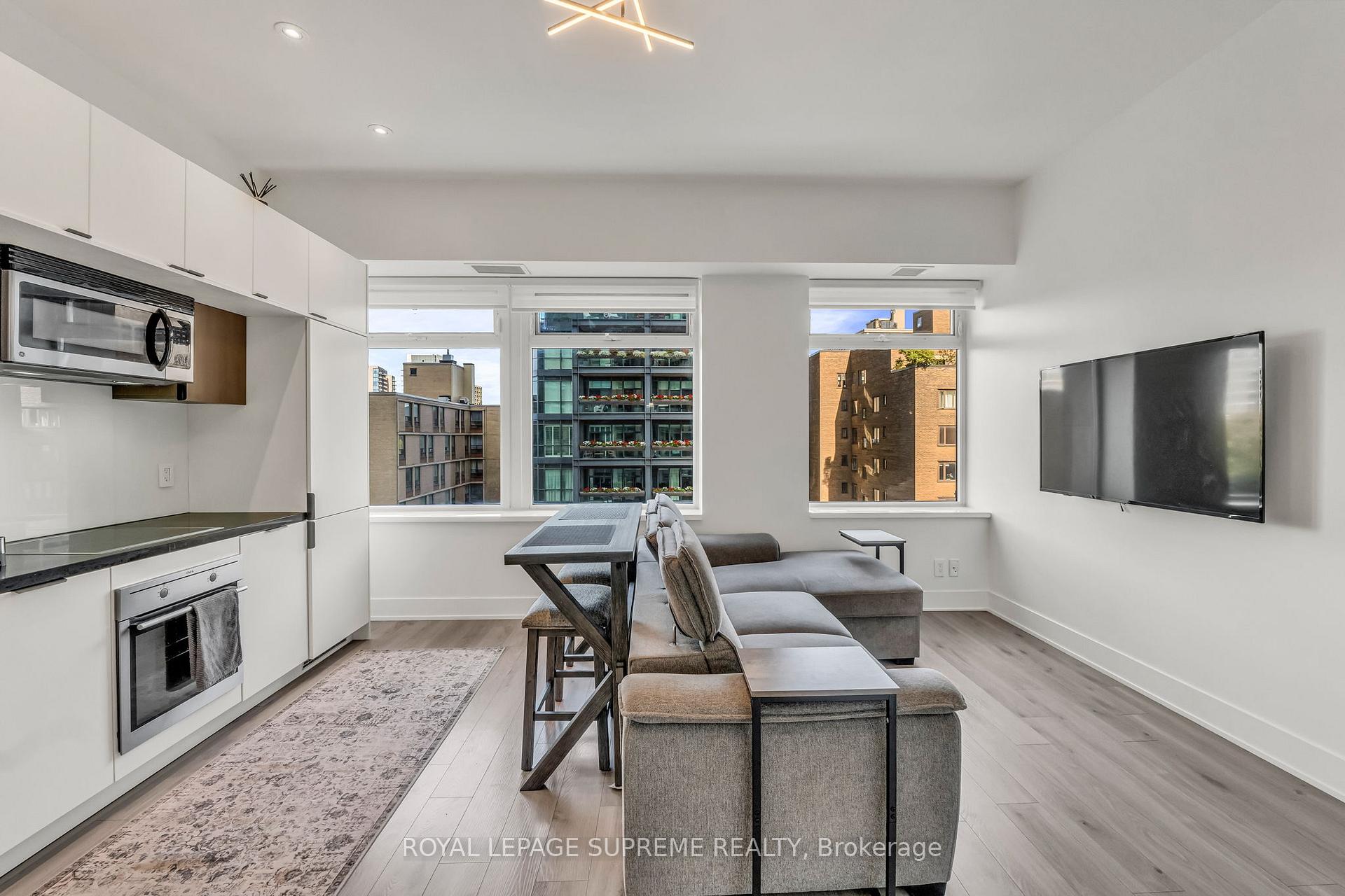 111 St Clair Avenue W 604, Toronto C02 Unit: 604