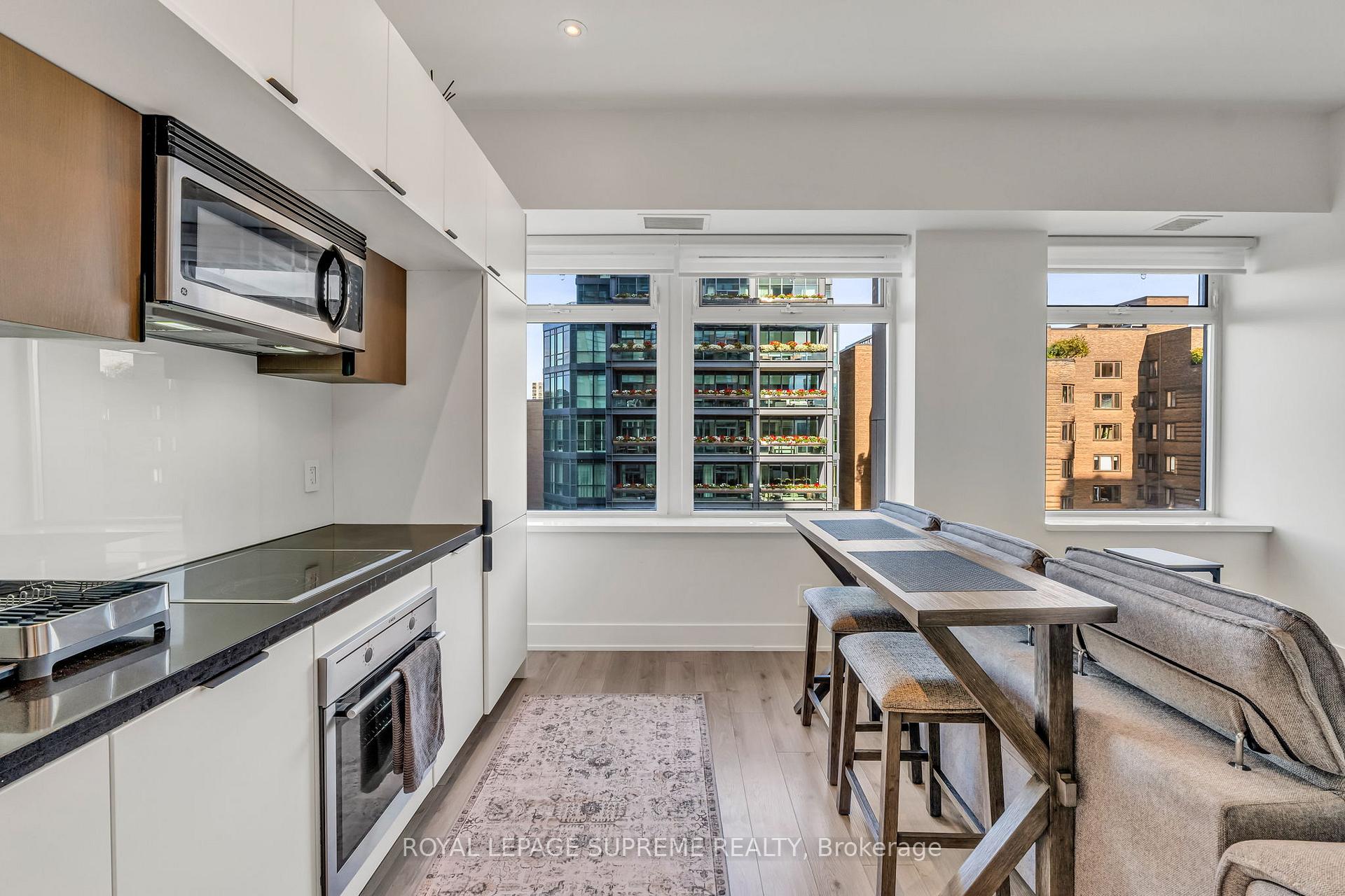 111 St Clair Avenue W 604, Toronto C02 Unit: 604