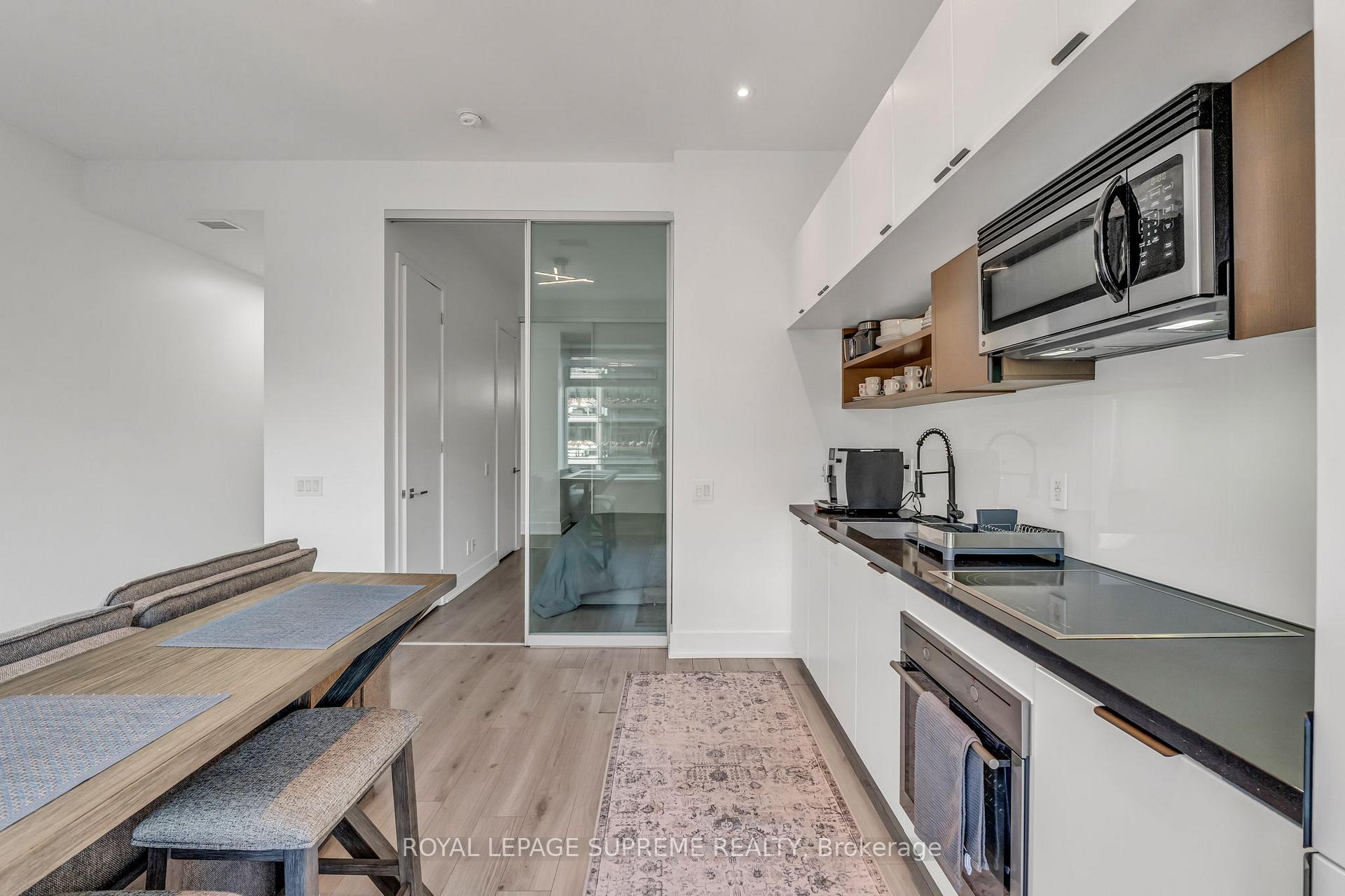 111 St Clair Avenue W 604, Toronto C02 Unit: 604