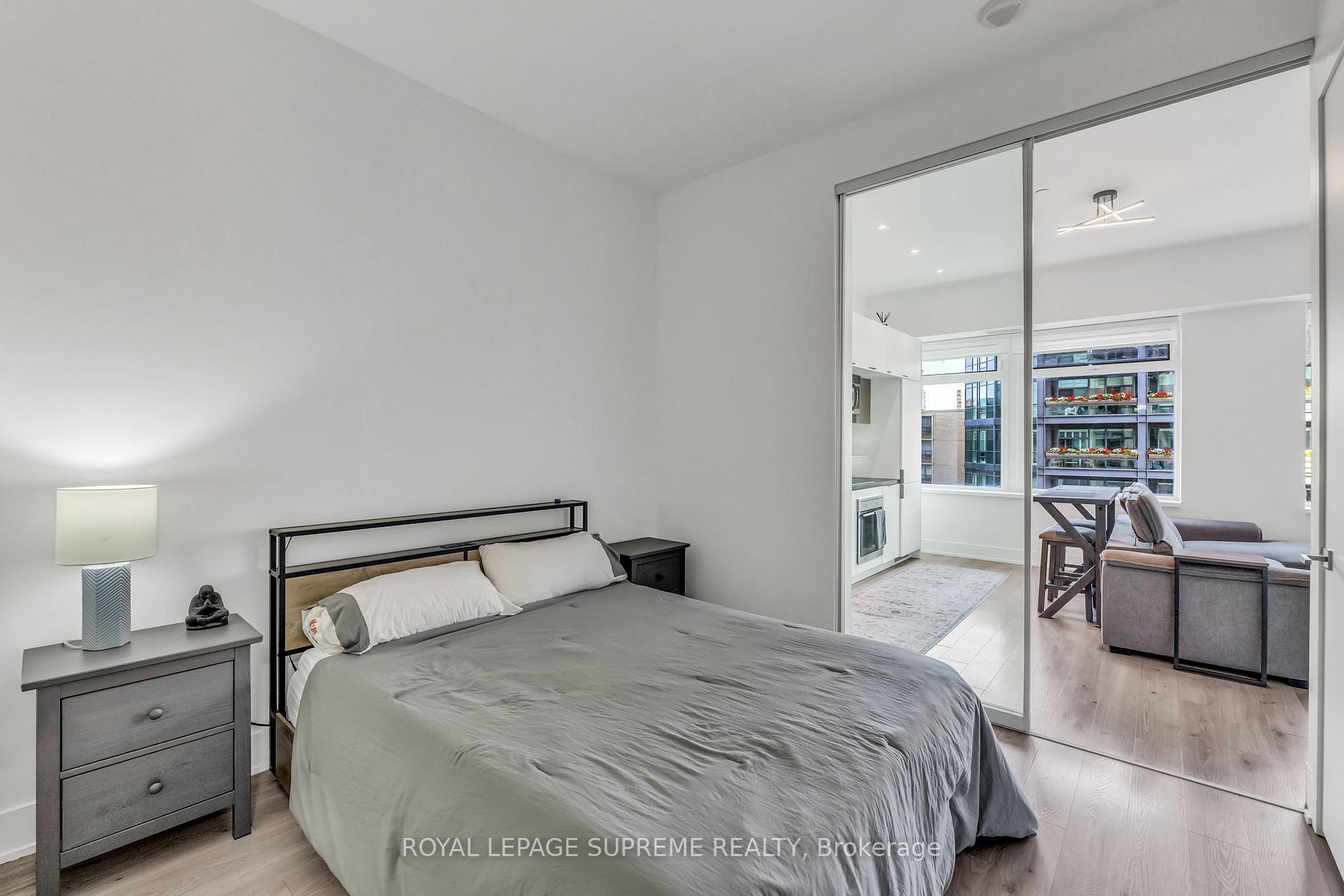 111 St Clair Avenue W 604, Toronto C02 Unit: 604