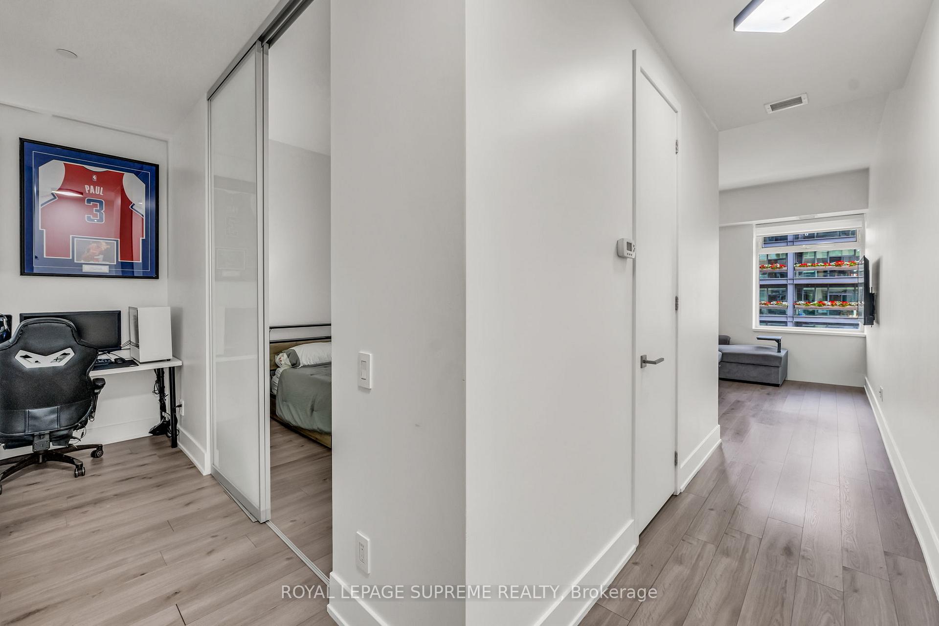 111 St Clair Avenue W 604, Toronto C02 Unit: 604