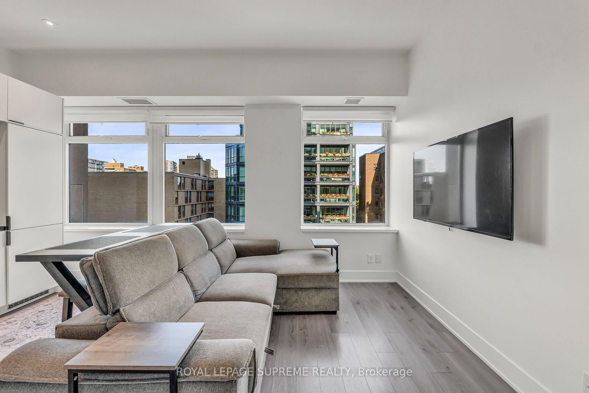 111 St Clair Avenue W 604, Toronto C02 Unit: 604