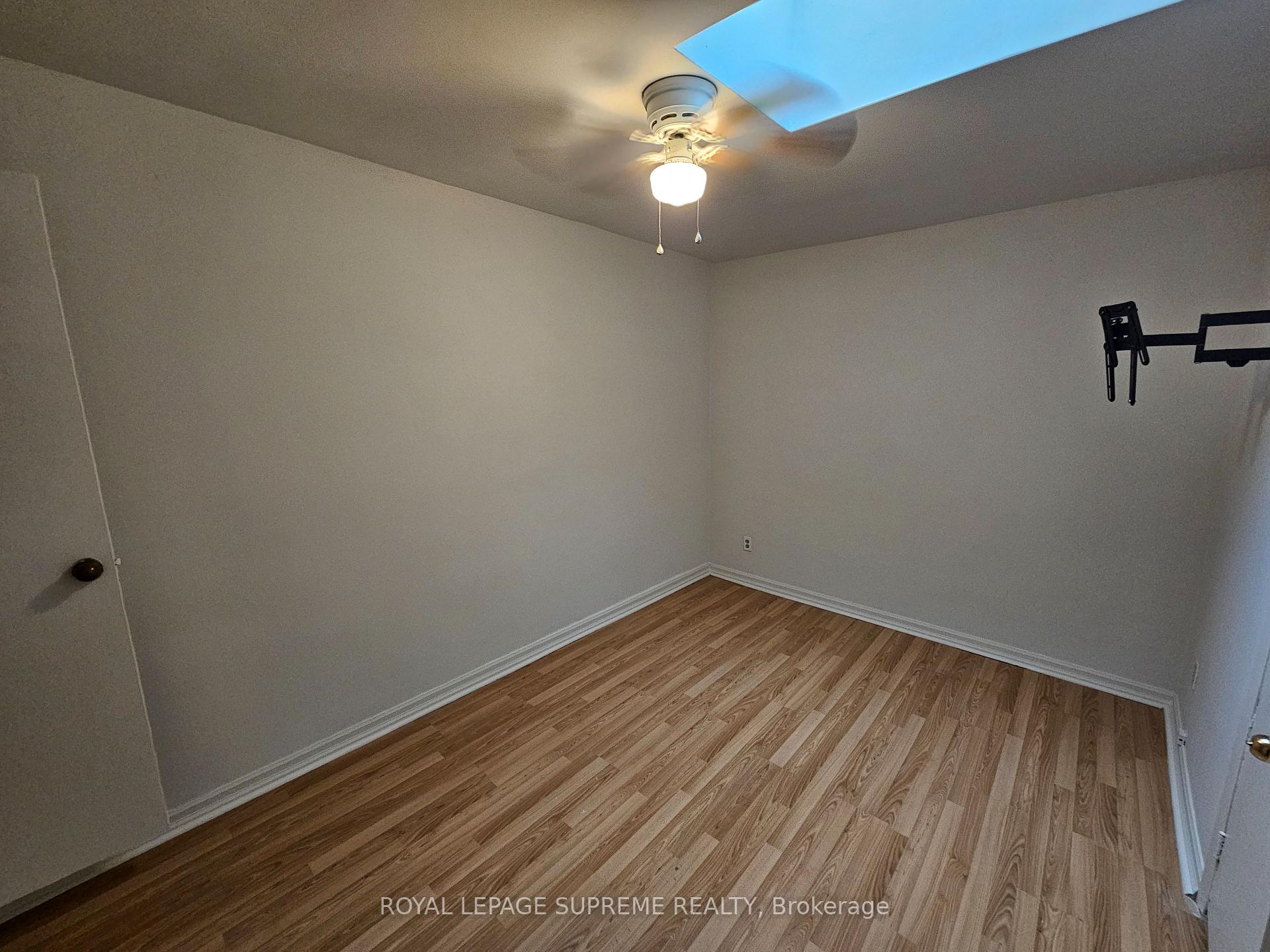 806 College Street UPPER