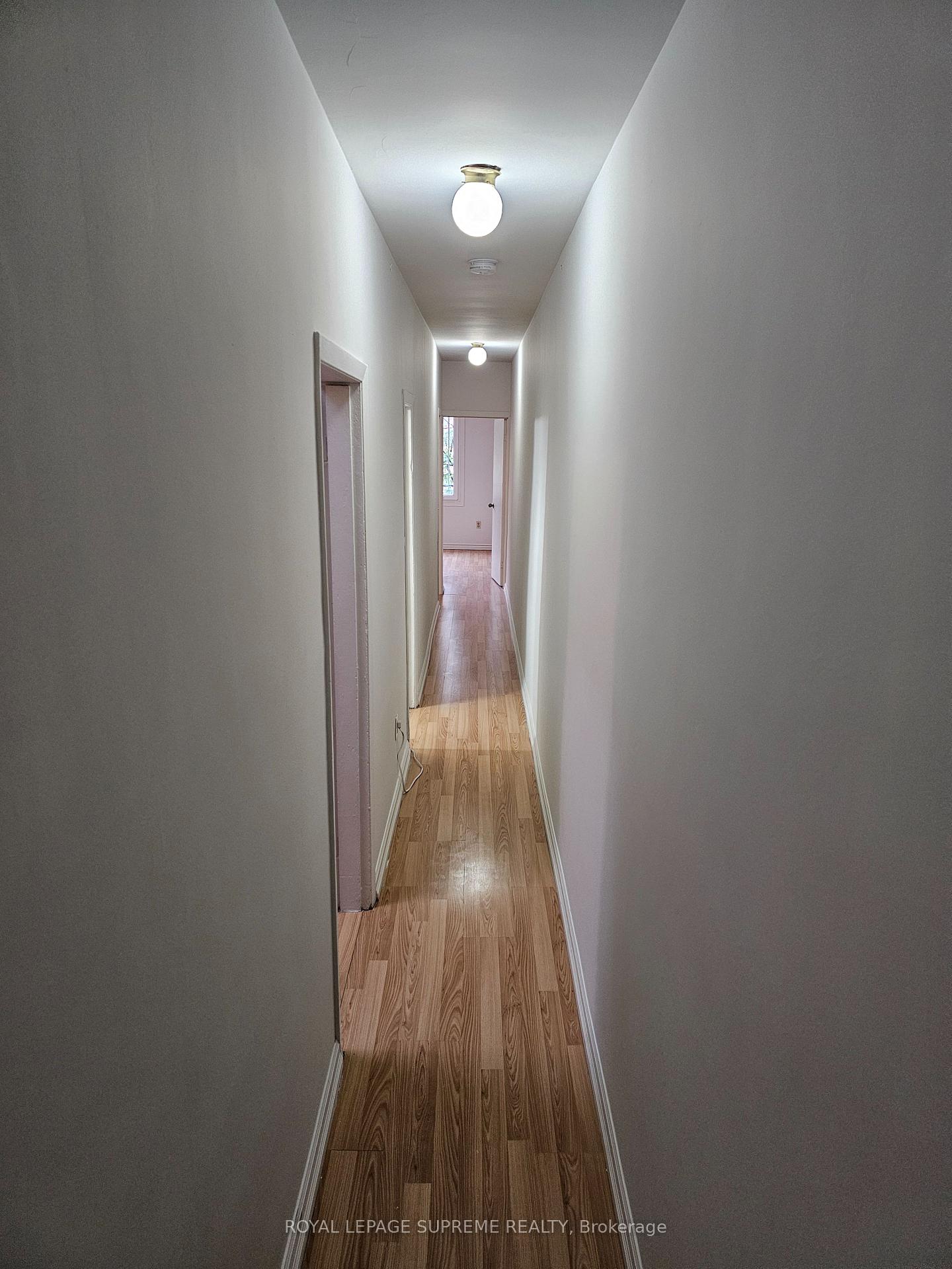 806 College Street UPPER