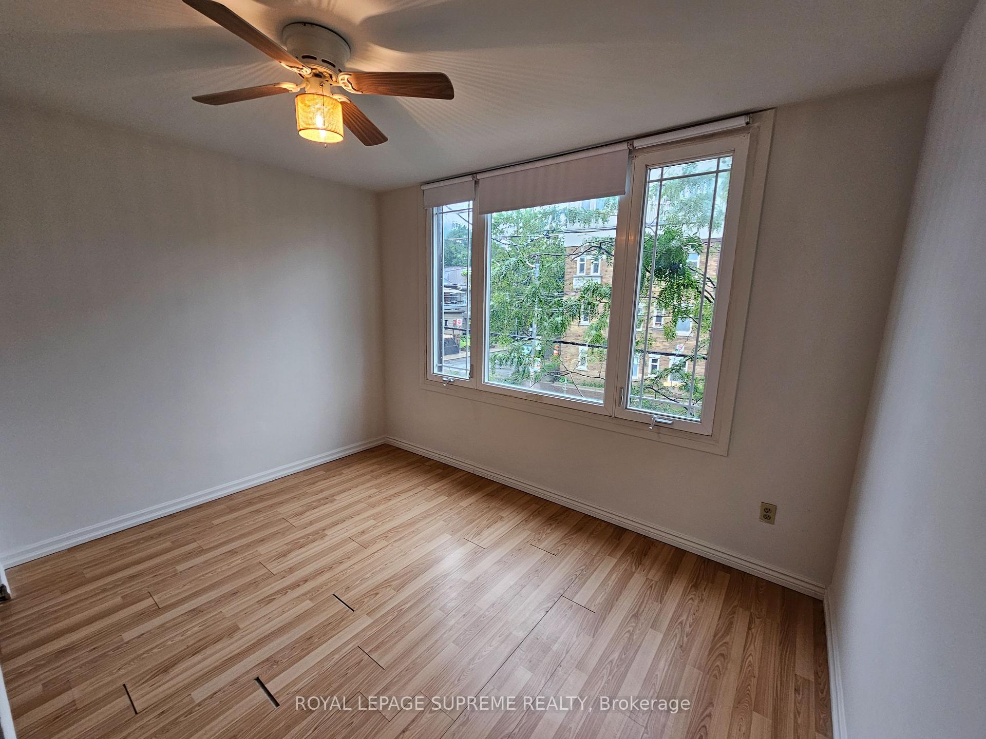 806 College Street UPPER