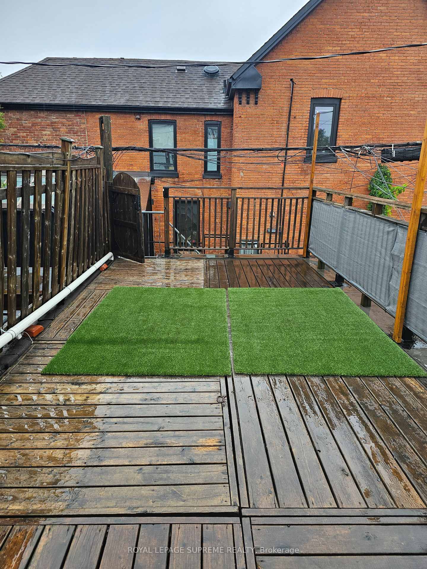 806 College Street UPPER