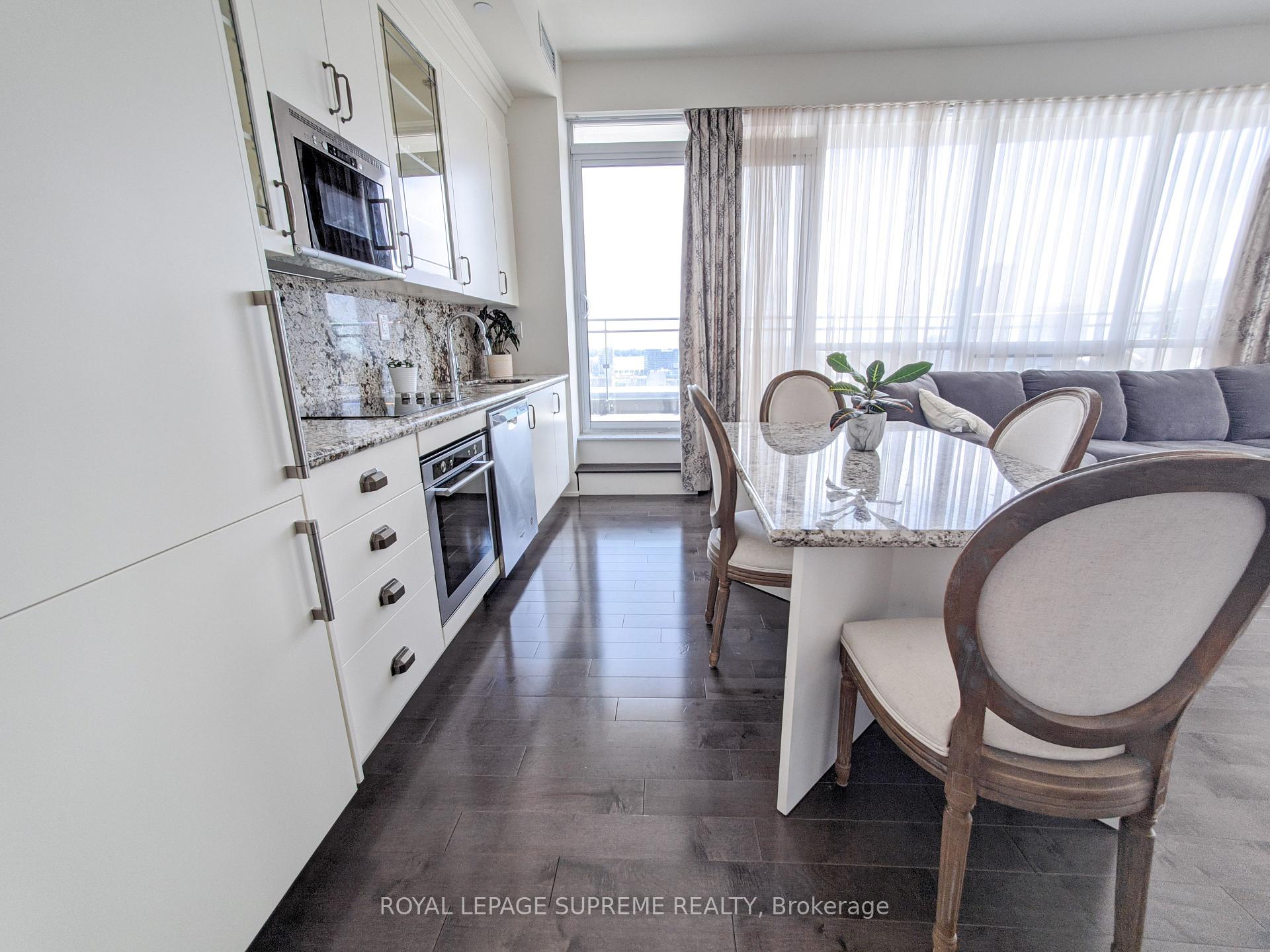 460 Adelaide Street PH121