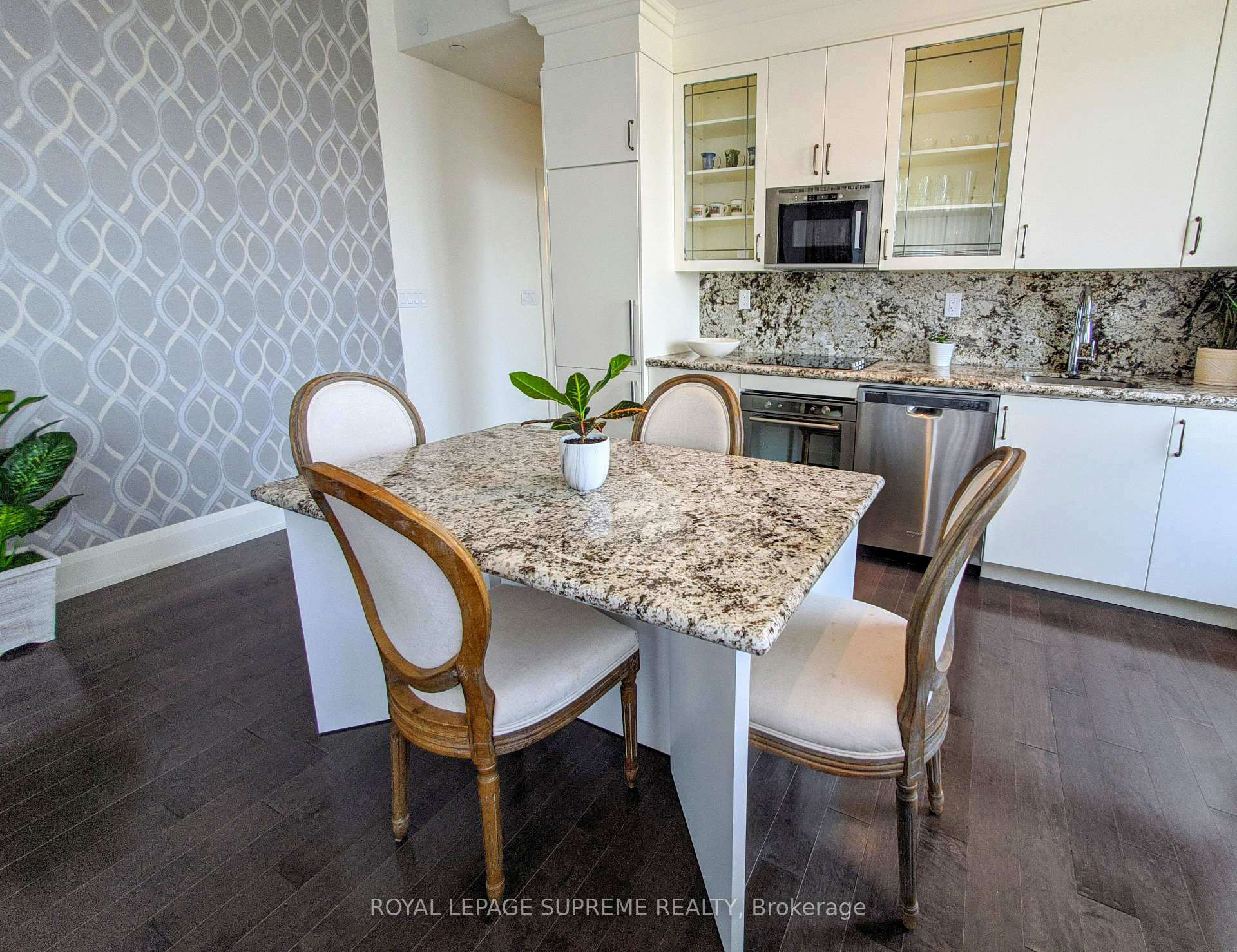 460 Adelaide Street PH121