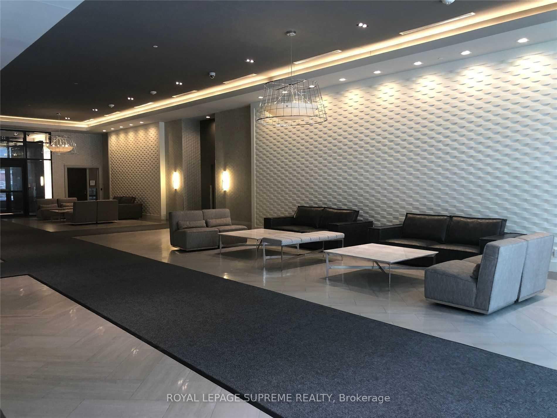 460 Adelaide Street PH121