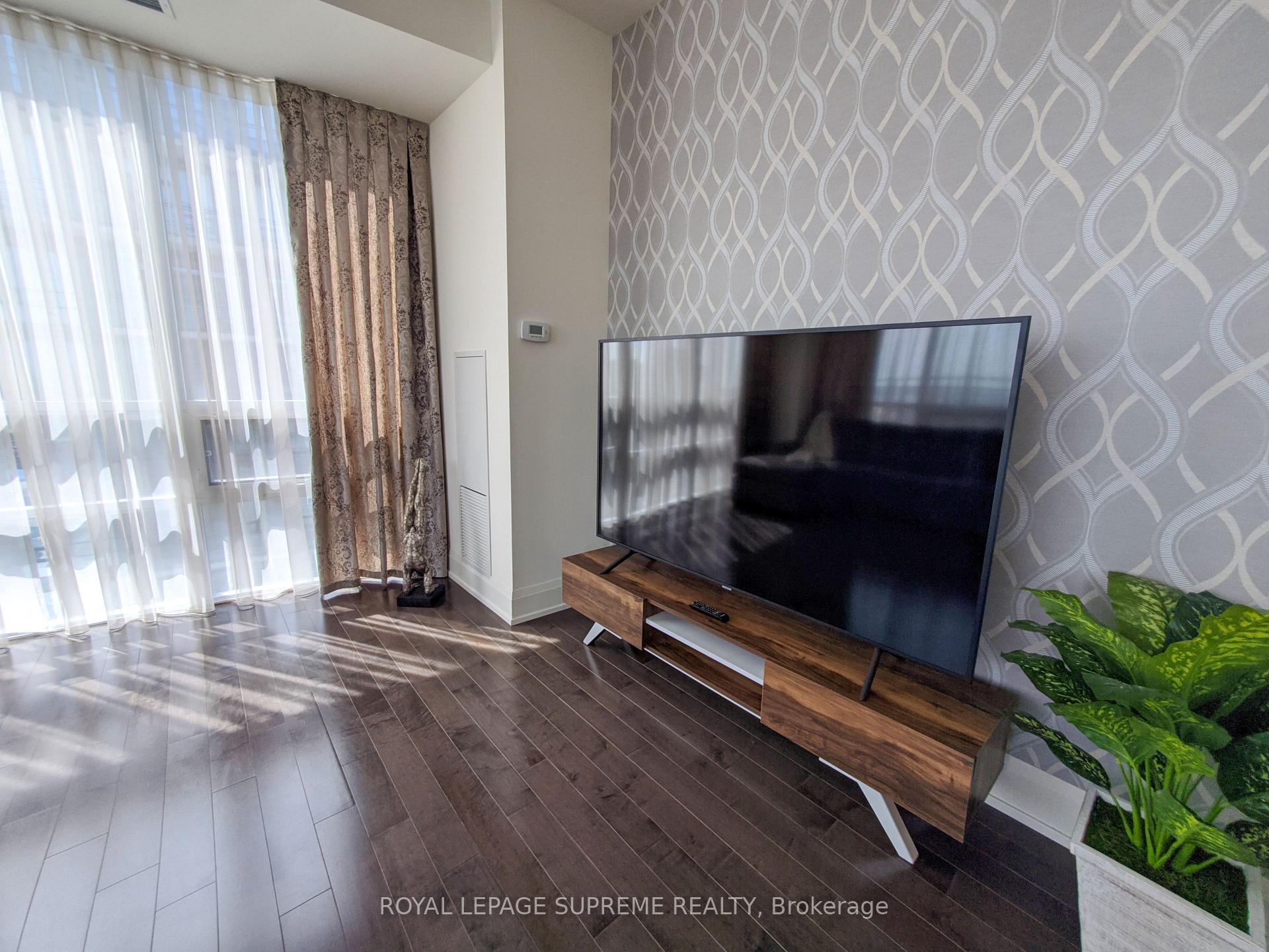 460 Adelaide Street PH121