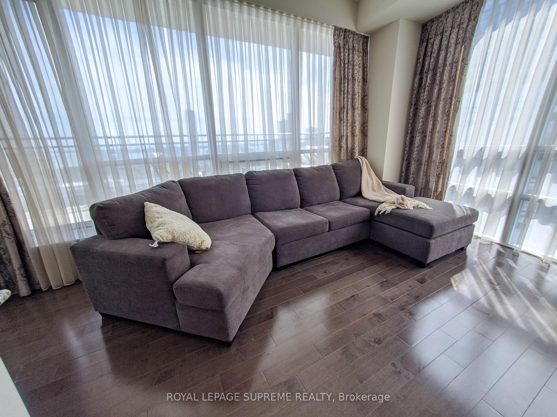 460 Adelaide Street PH121