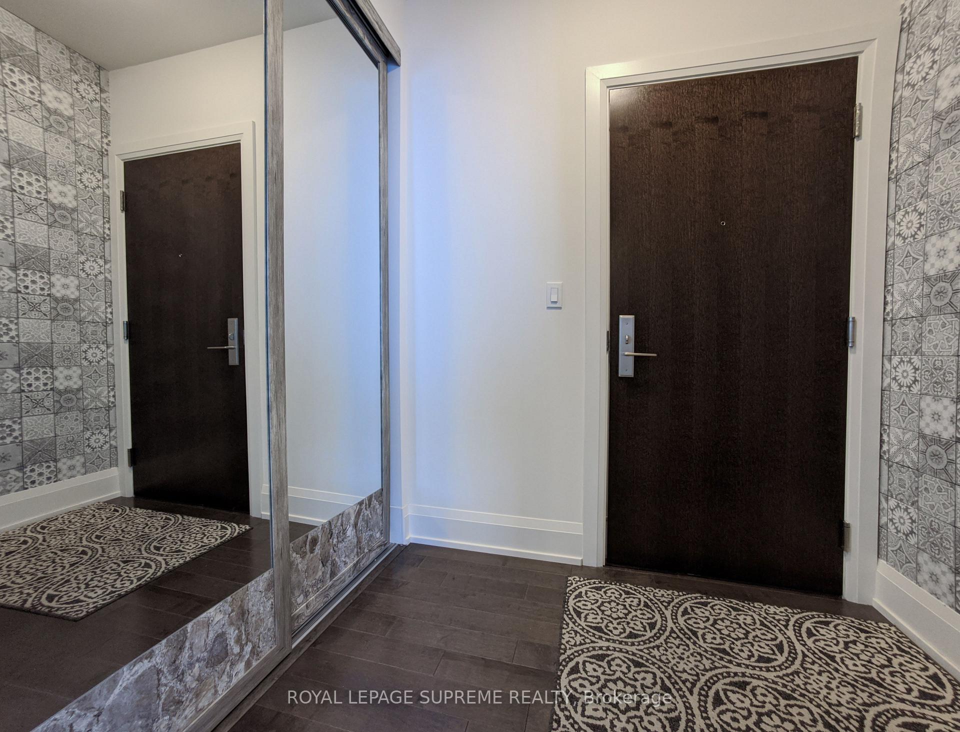 460 Adelaide Street PH121