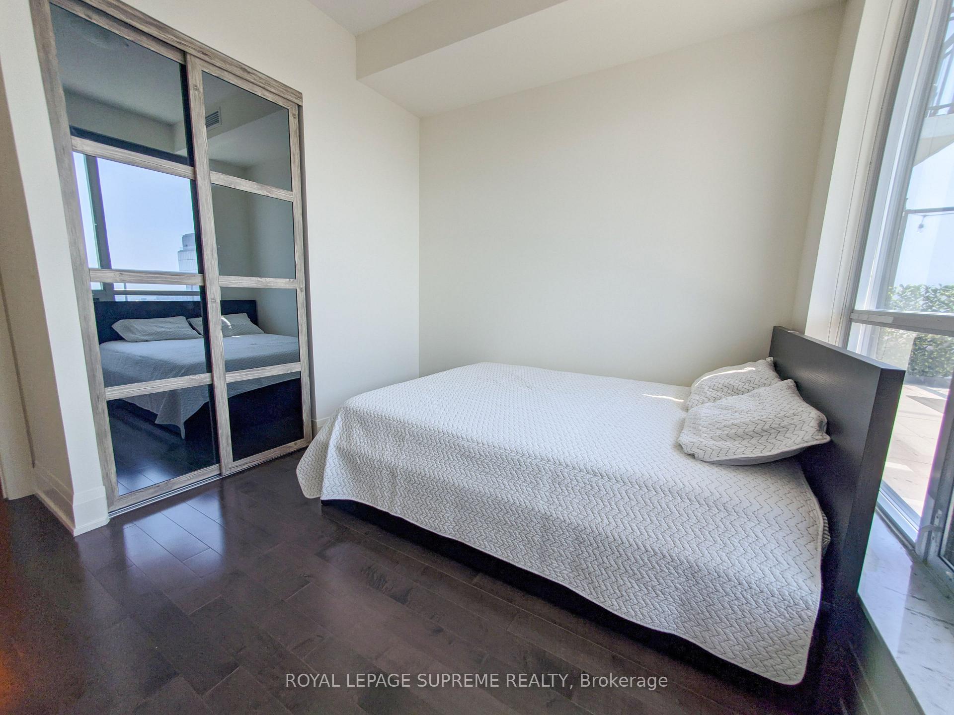 460 Adelaide Street PH121