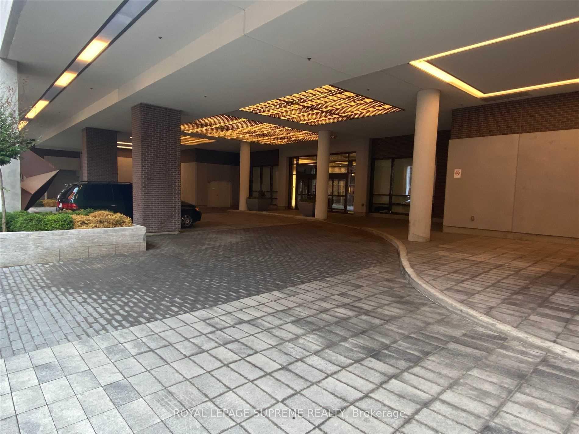 460 Adelaide Street PH121