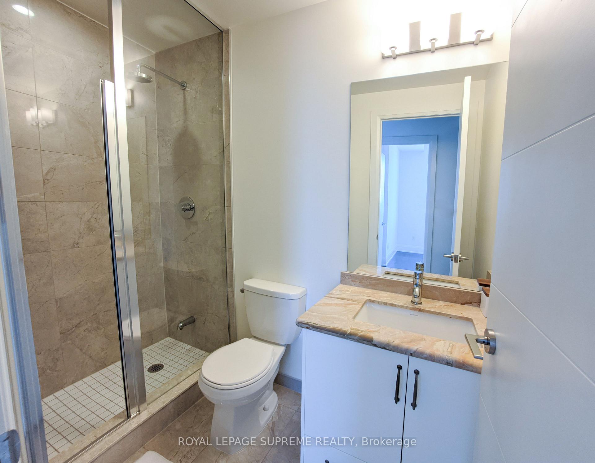 460 Adelaide Street PH121