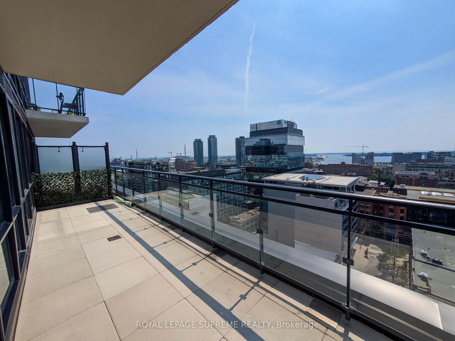 460 Adelaide Street PH121