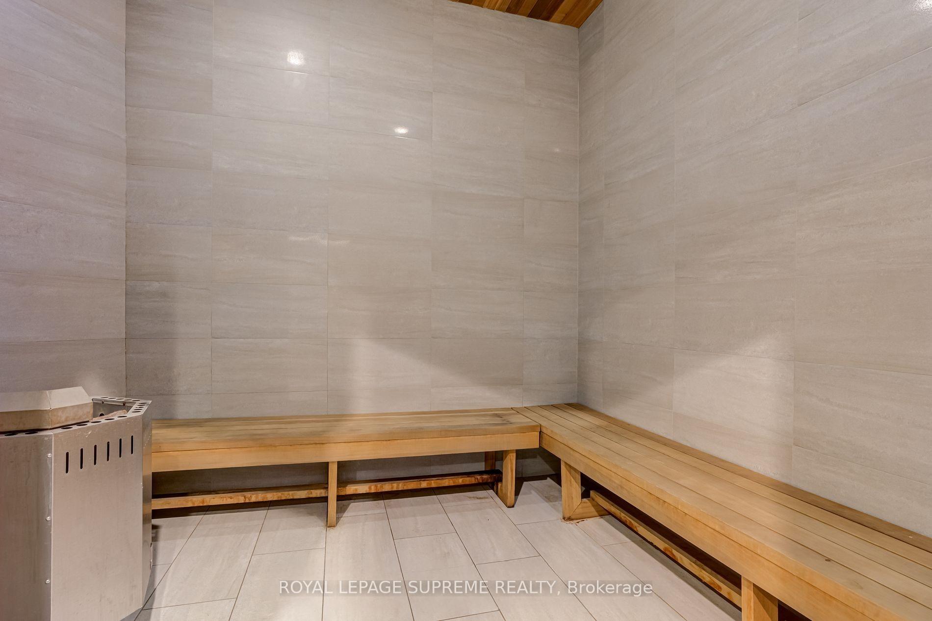 460 Adelaide Street PH121