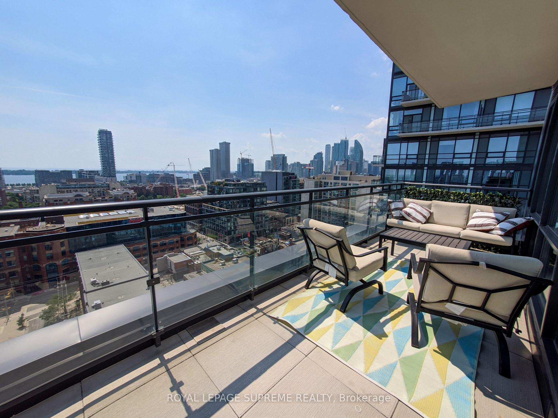 460 Adelaide Street PH121