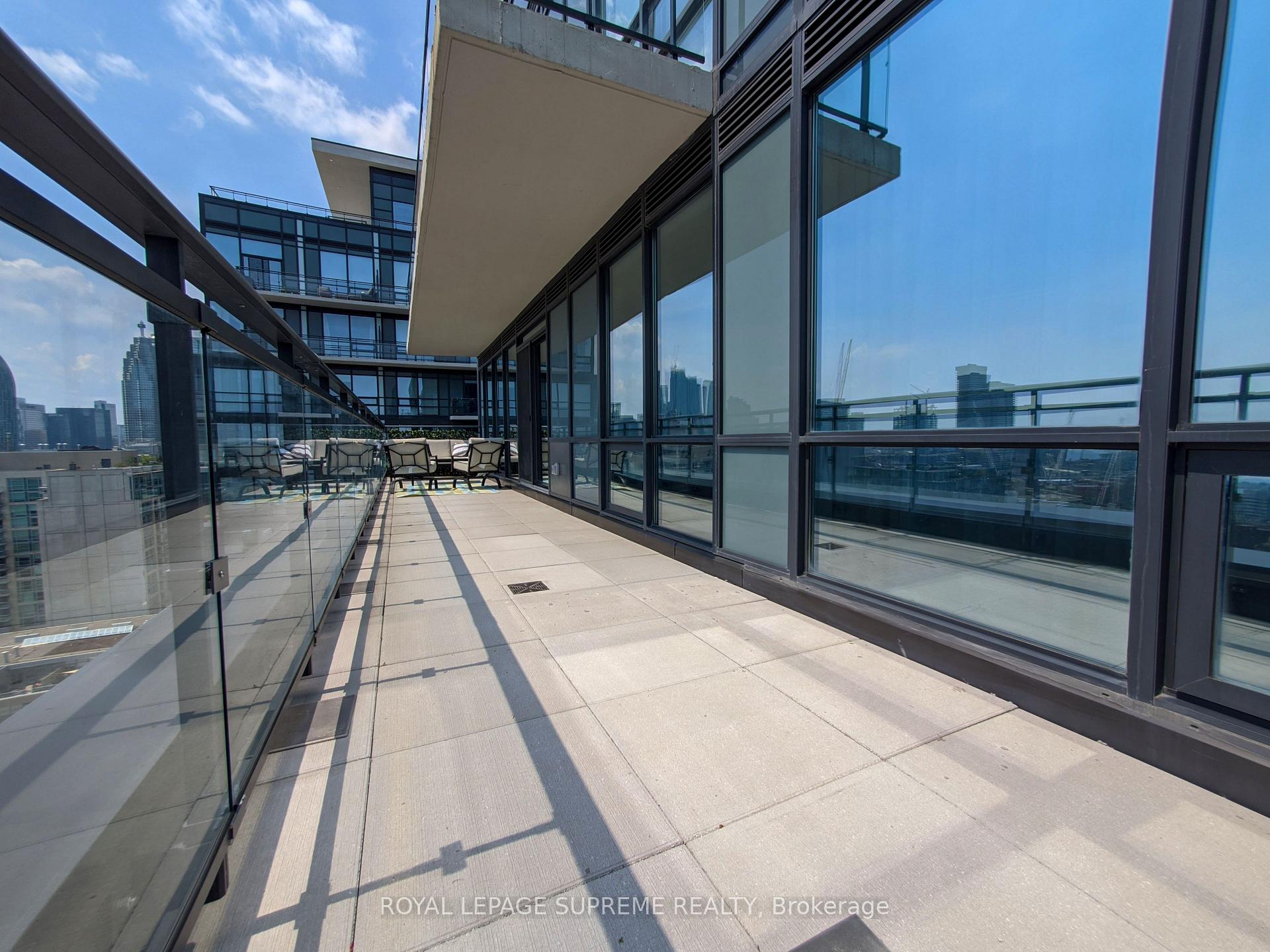 460 Adelaide Street PH121