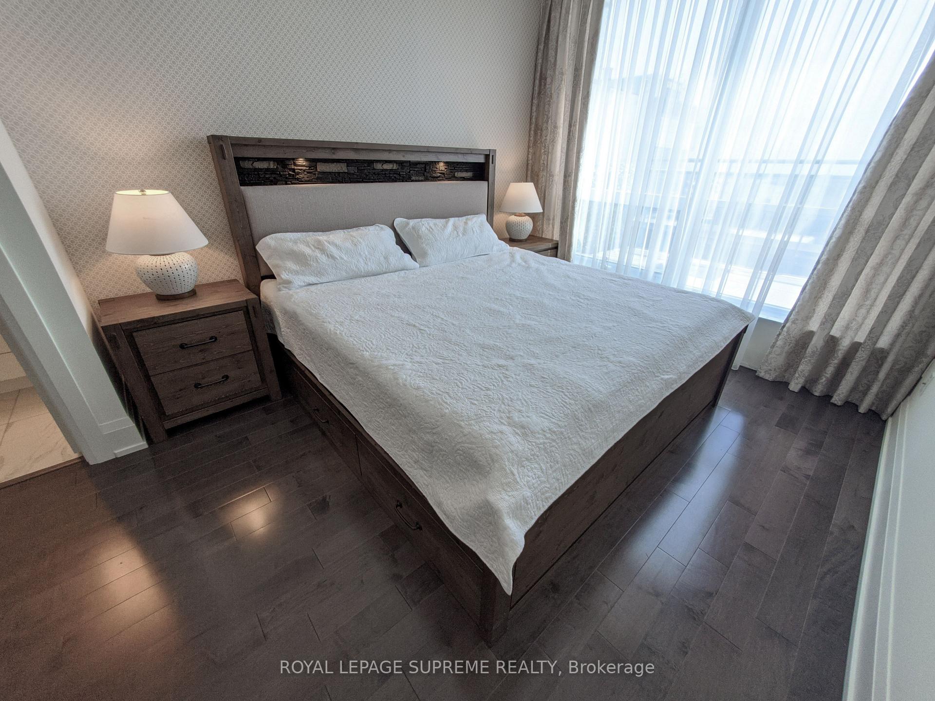 460 Adelaide Street PH121