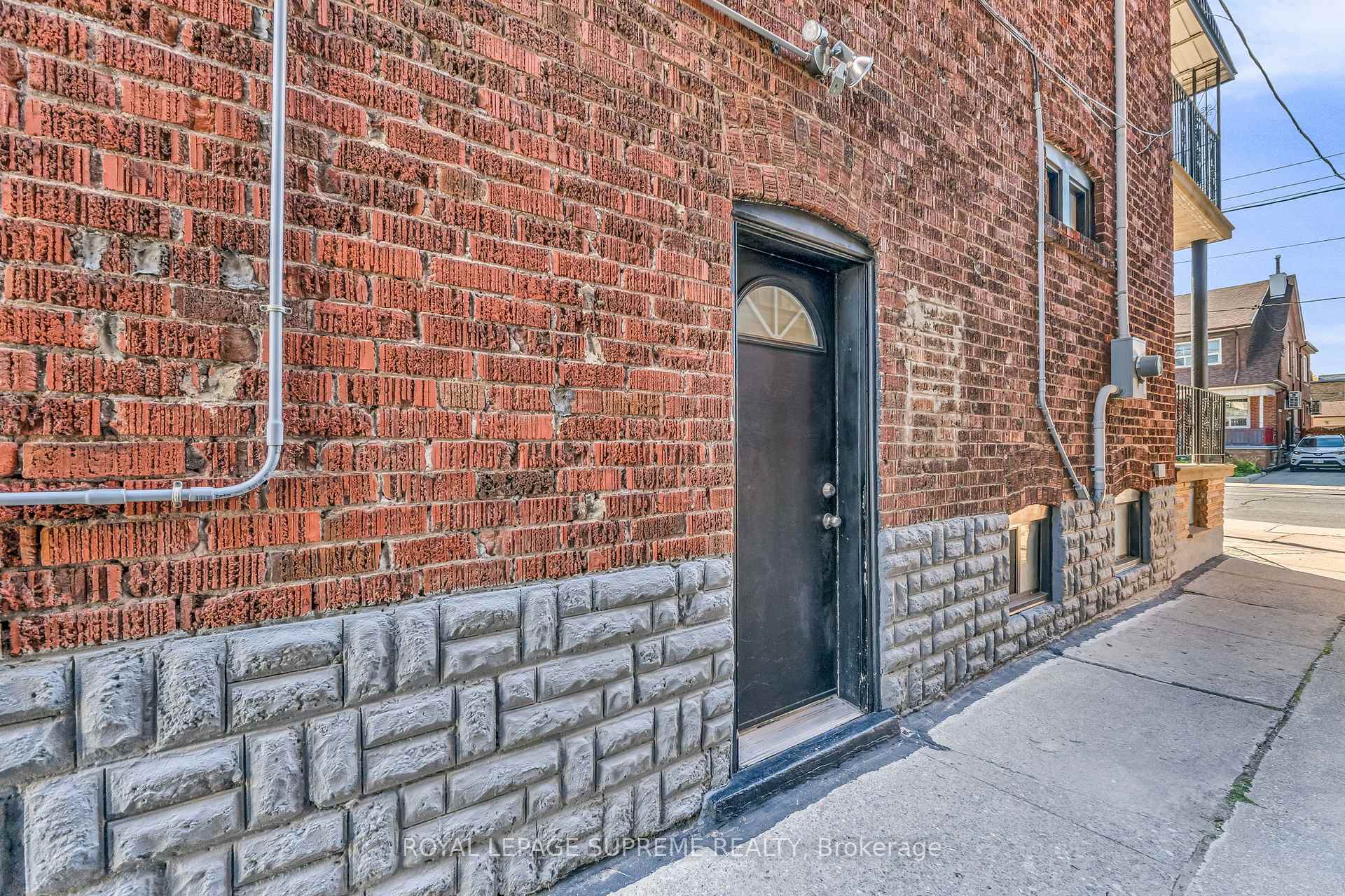 1837 Dufferin Street