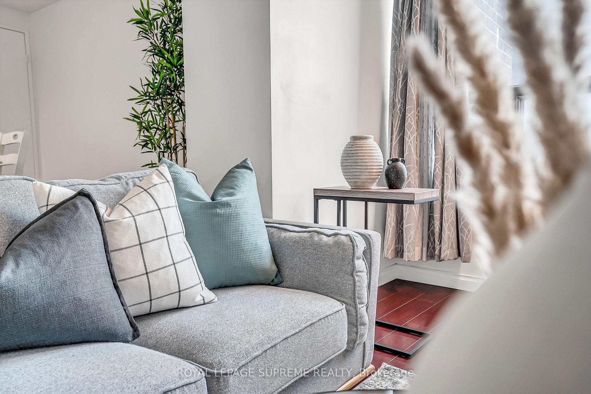 1900 Sheppard Avenue E 1909