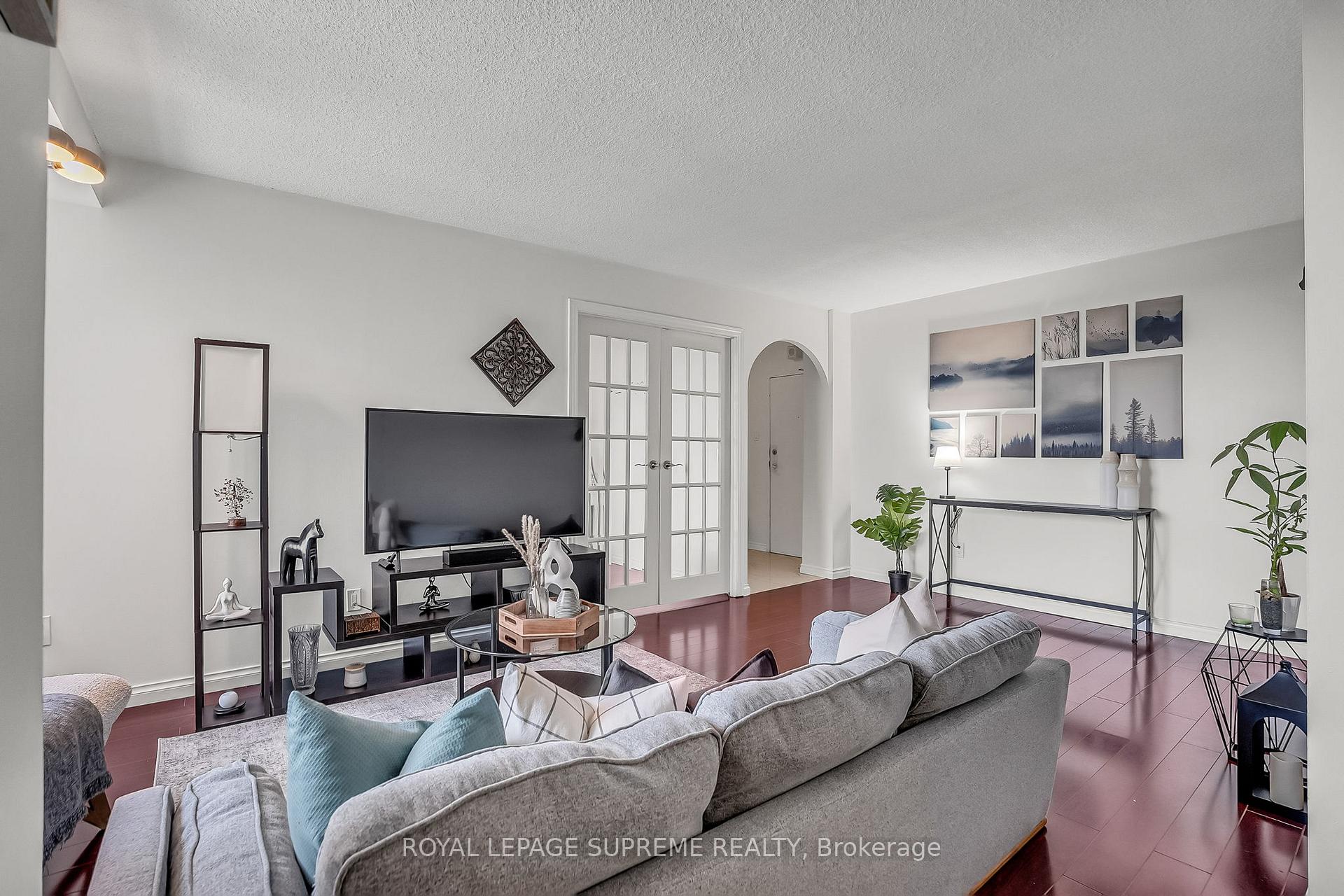 1900 Sheppard Avenue E 1909