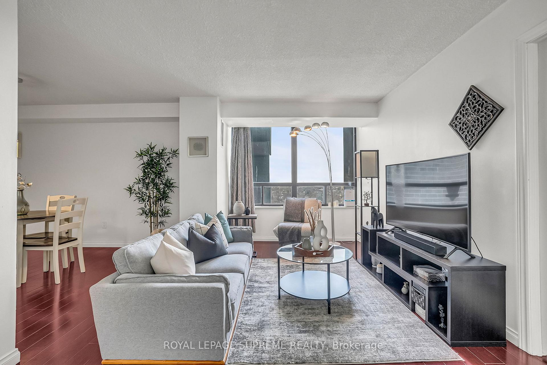 1900 Sheppard Avenue E 1909