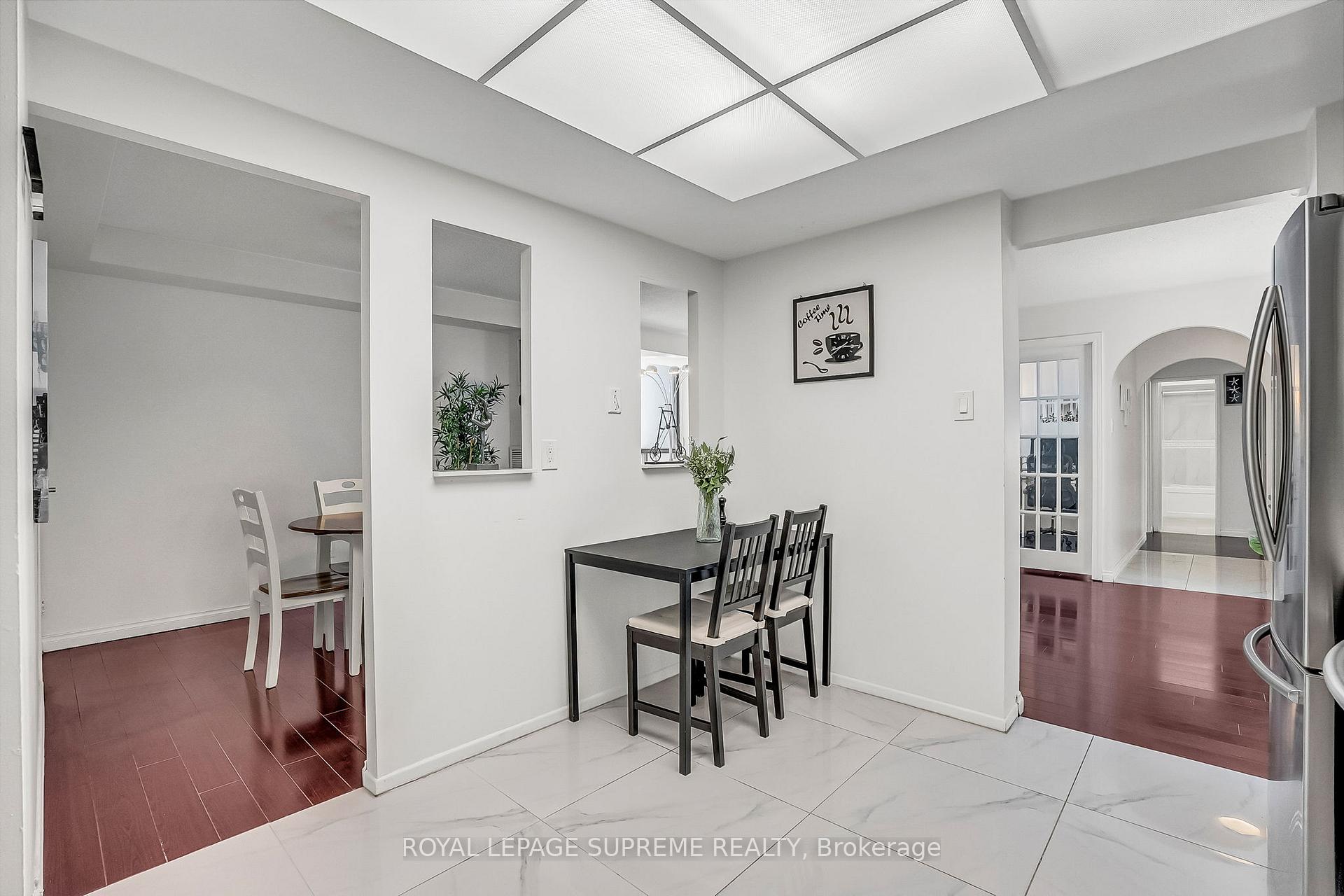 1900 Sheppard Avenue E 1909