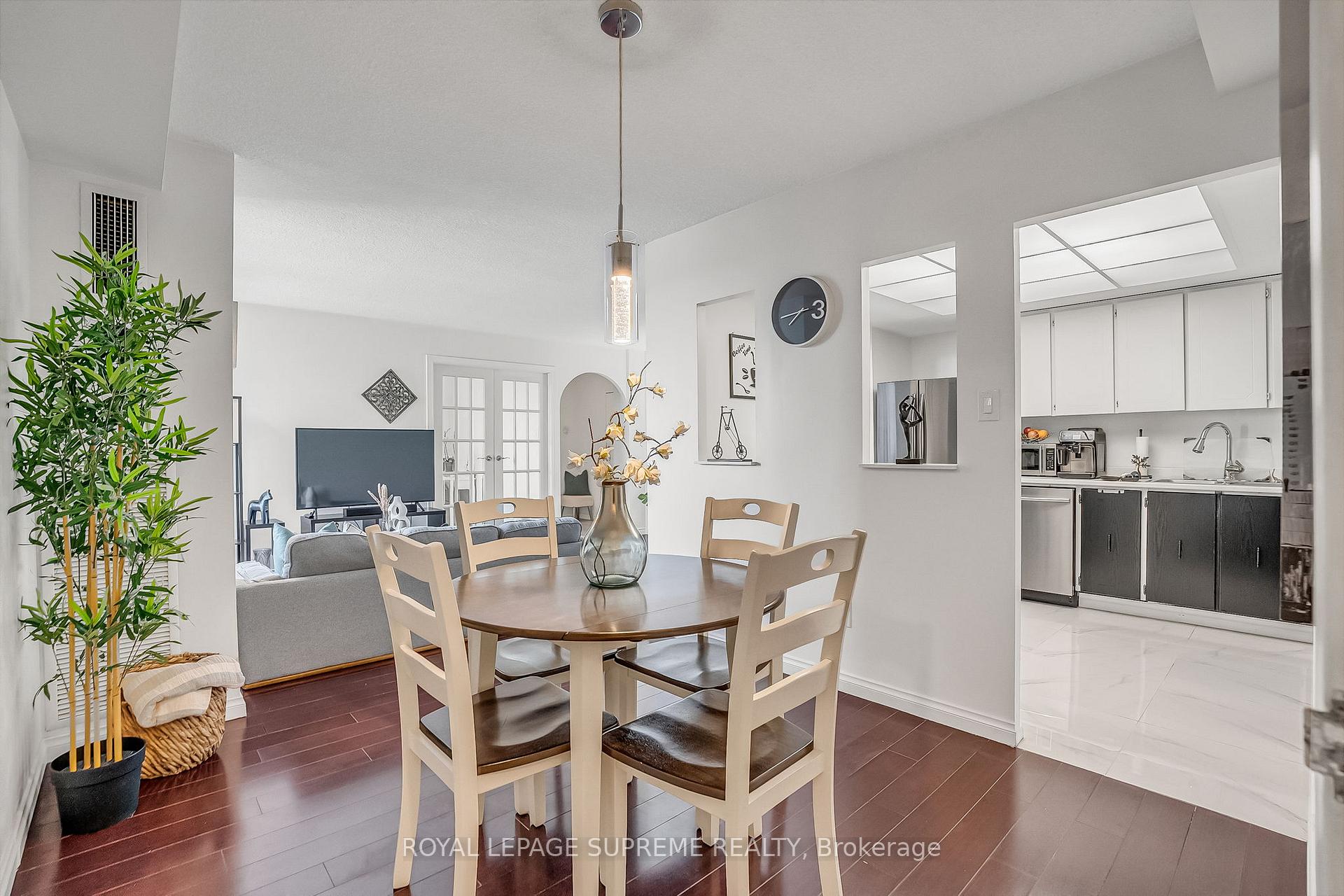 1900 Sheppard Avenue E 1909