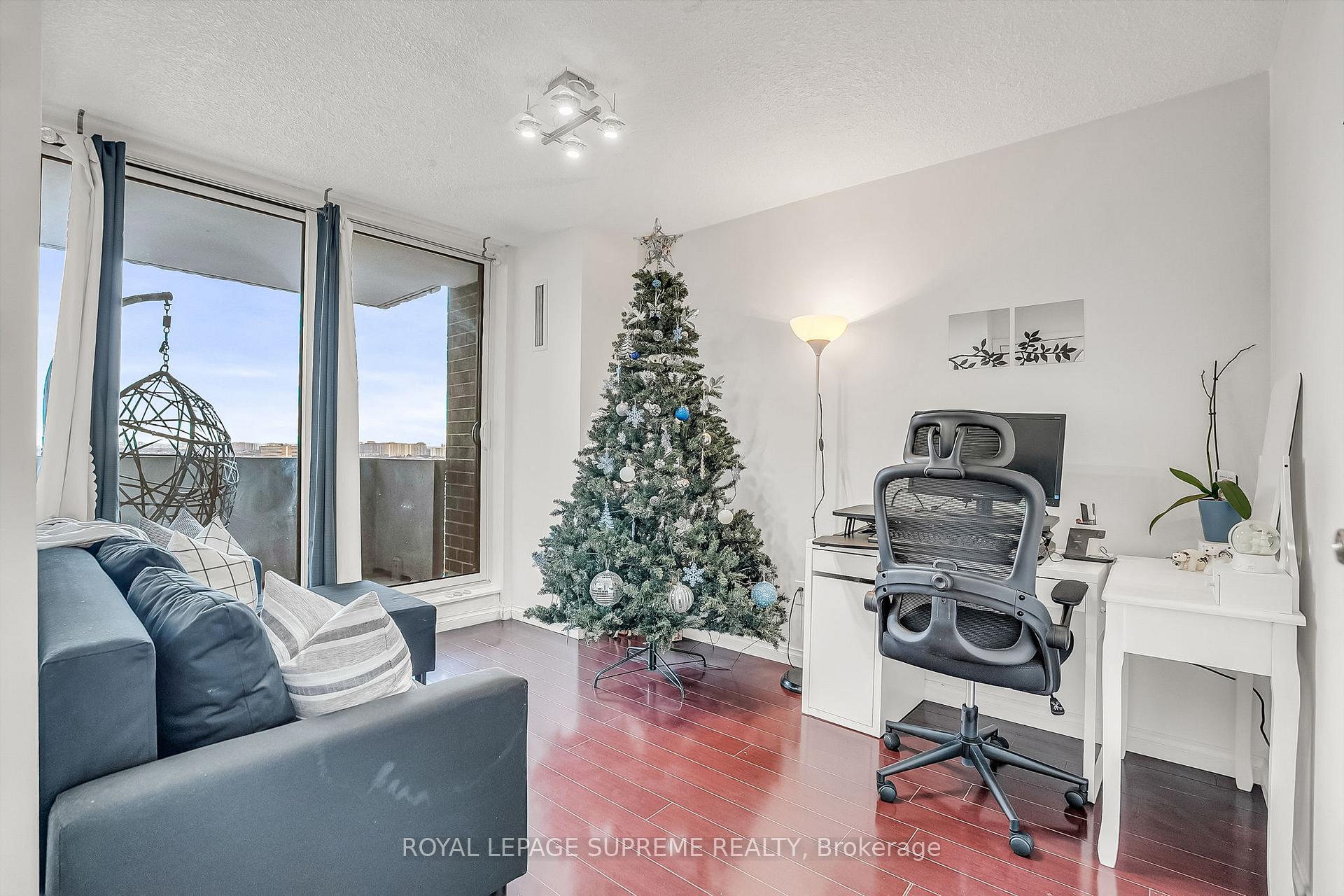 1900 Sheppard Avenue E 1909