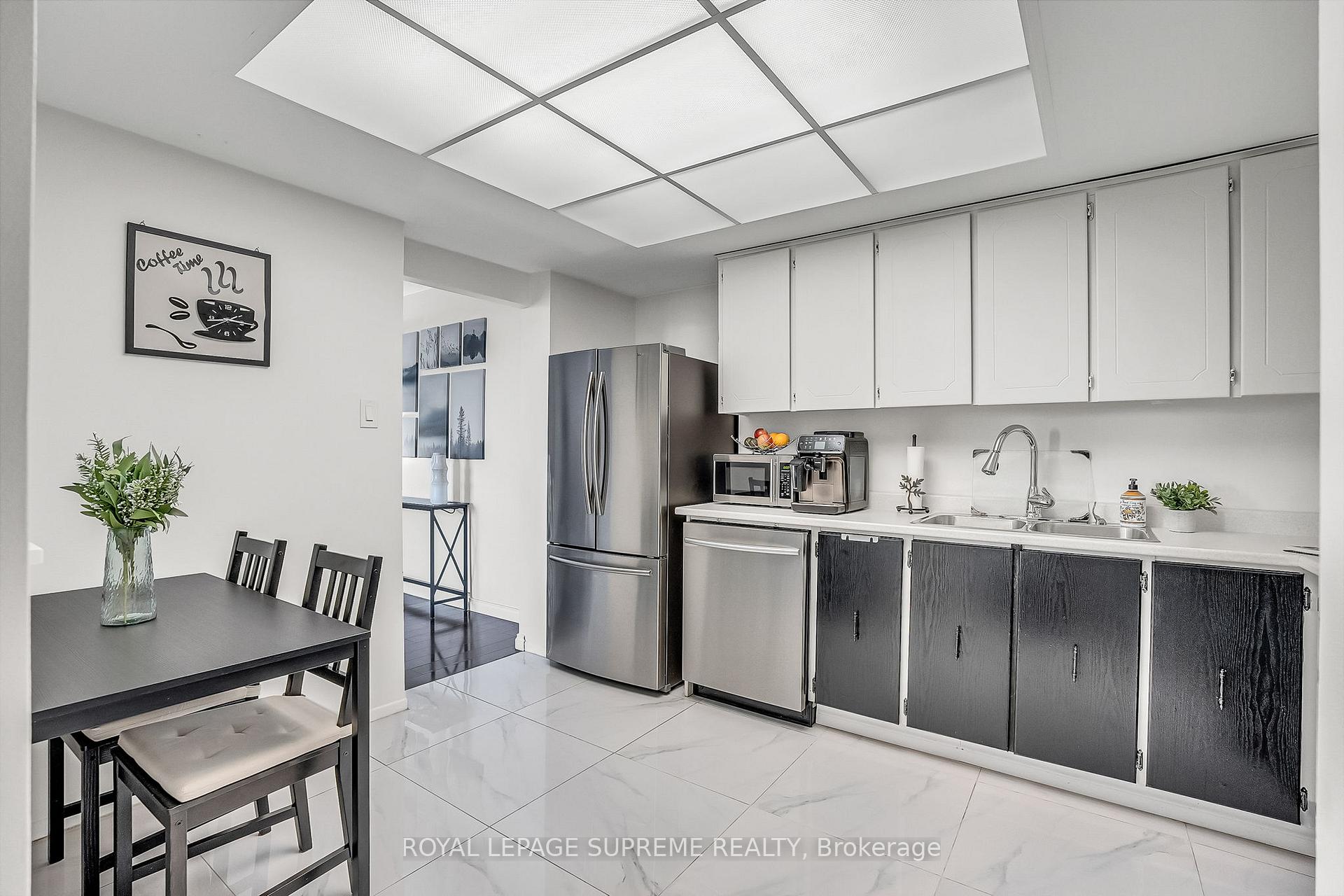 1900 Sheppard Avenue E 1909