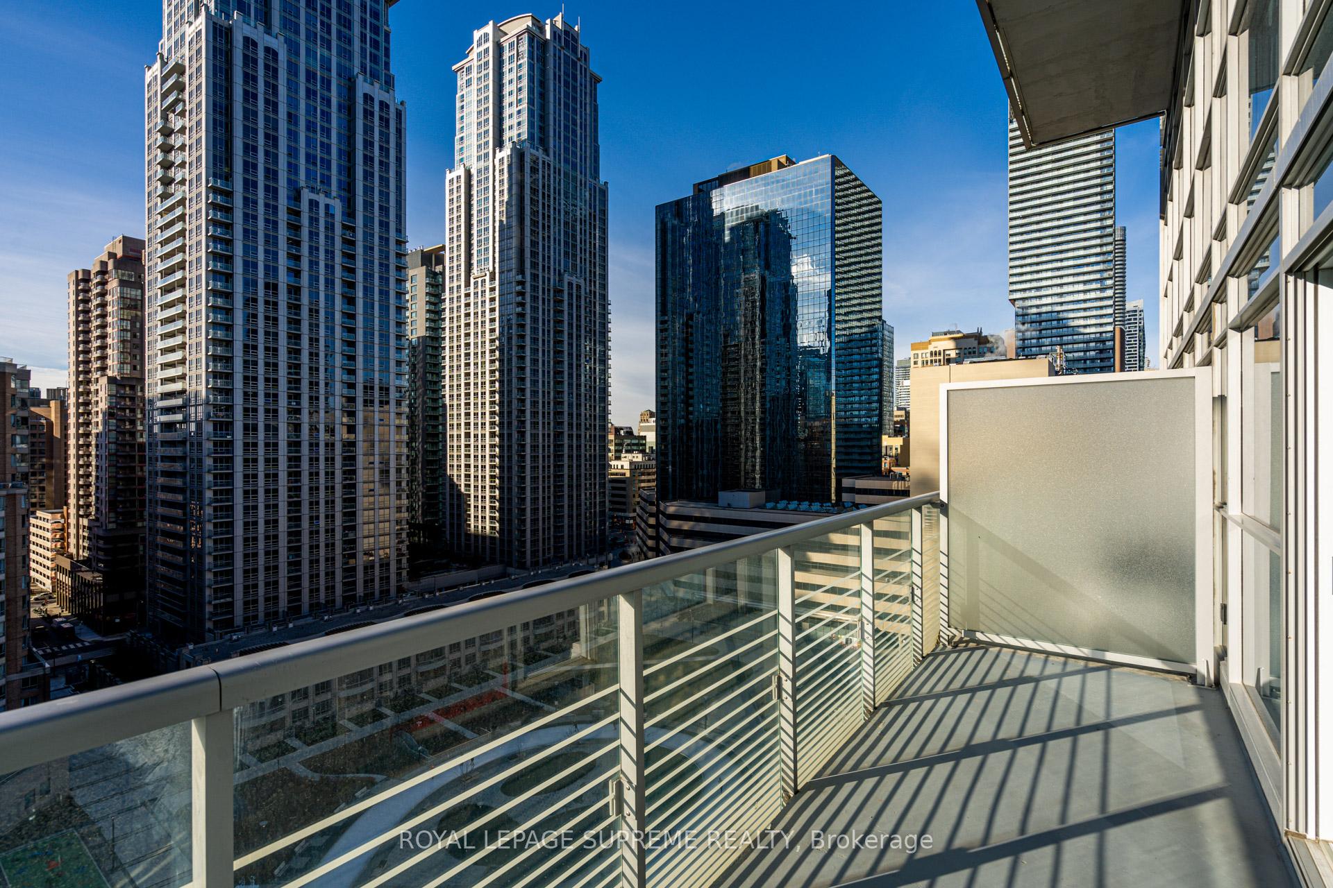 386 Yonge Street 1122