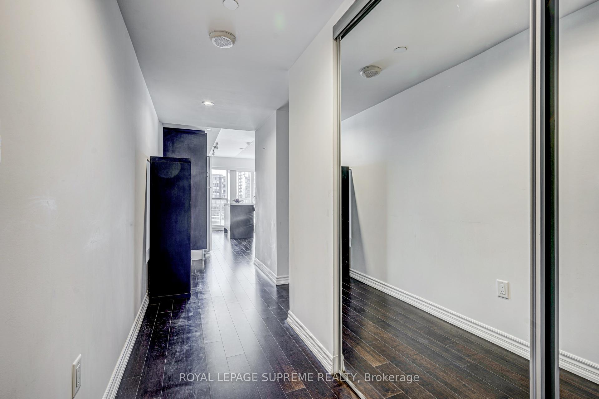 386 Yonge Street 1122