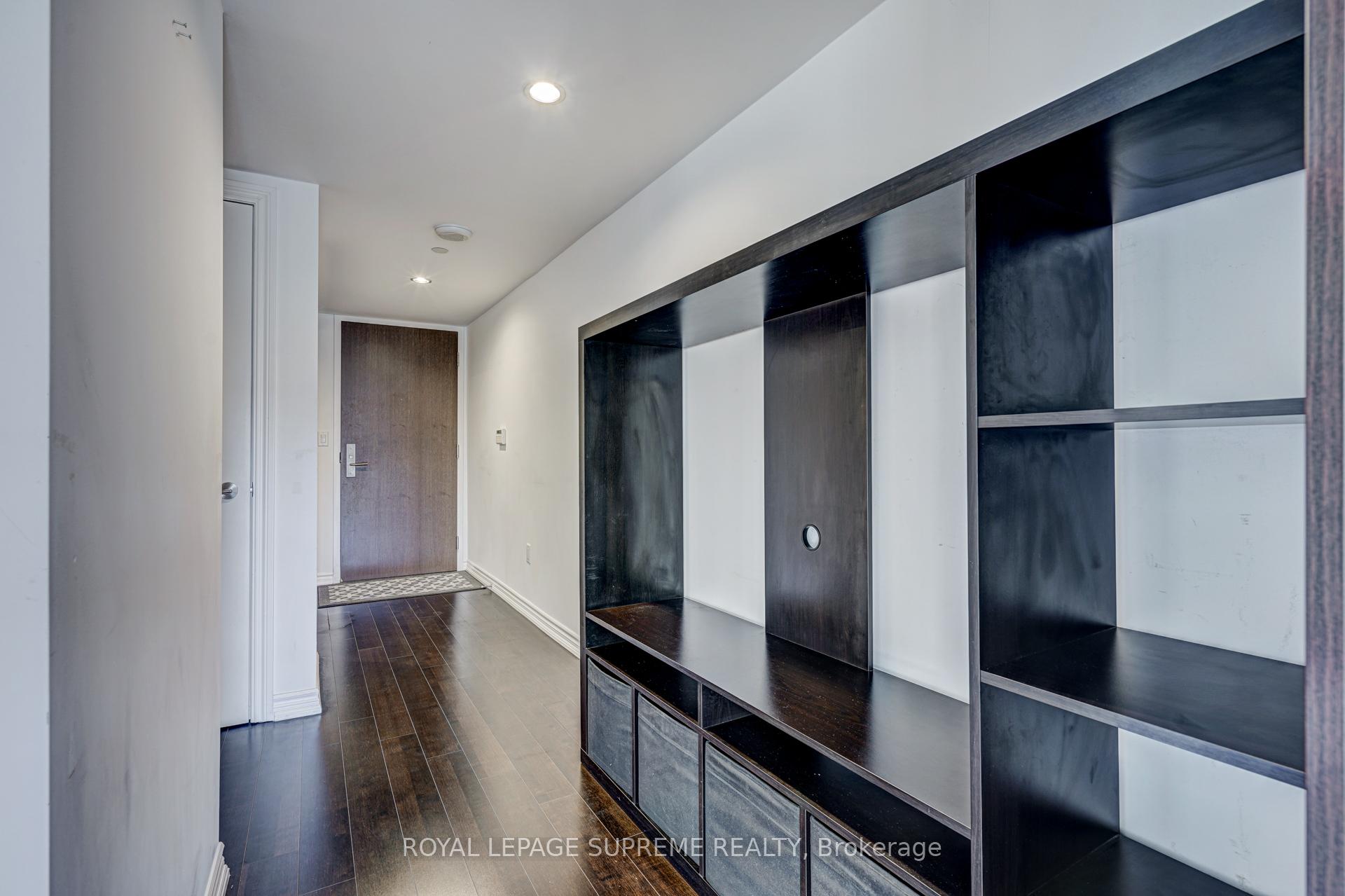 386 Yonge Street 1122