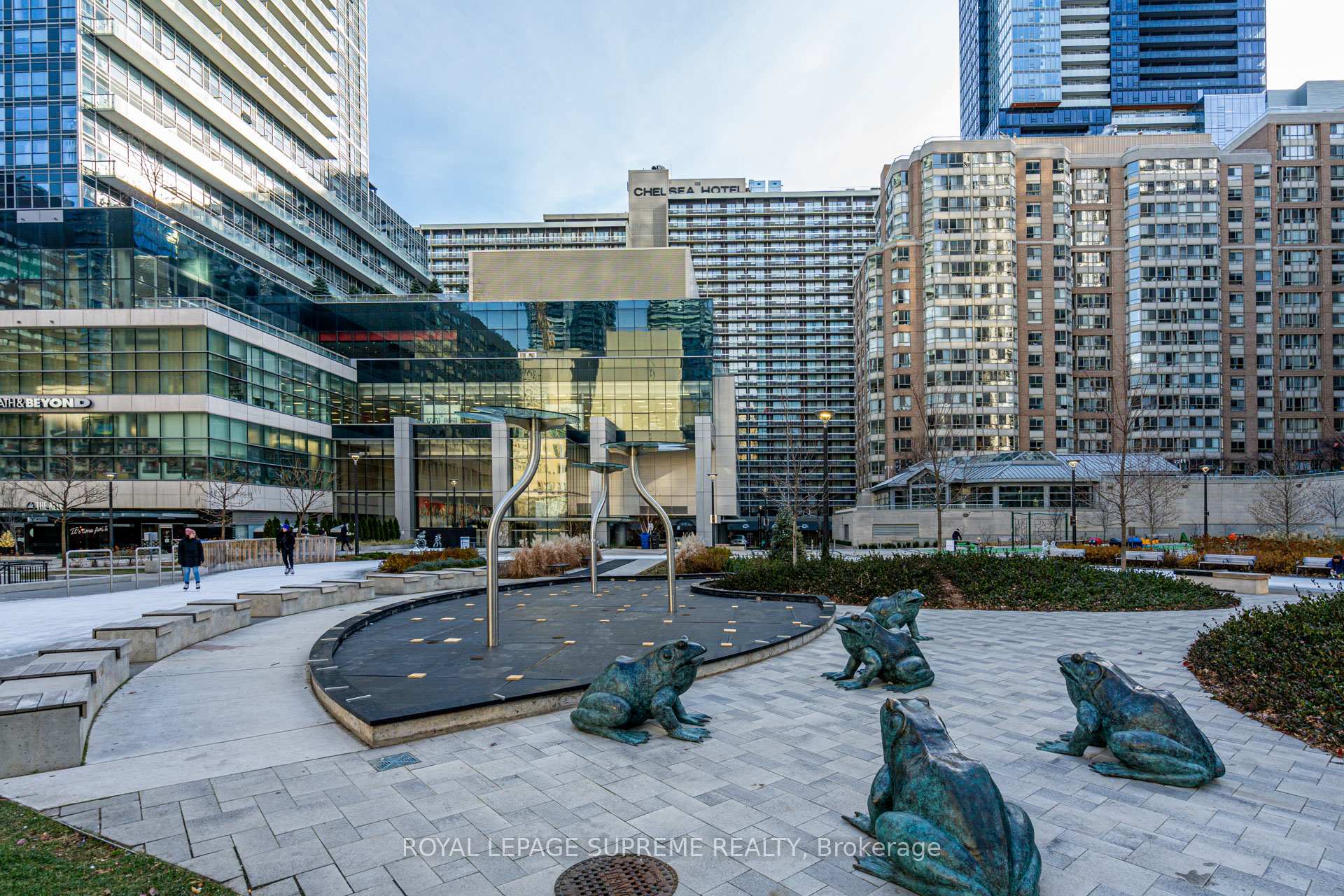 386 Yonge Street 1122
