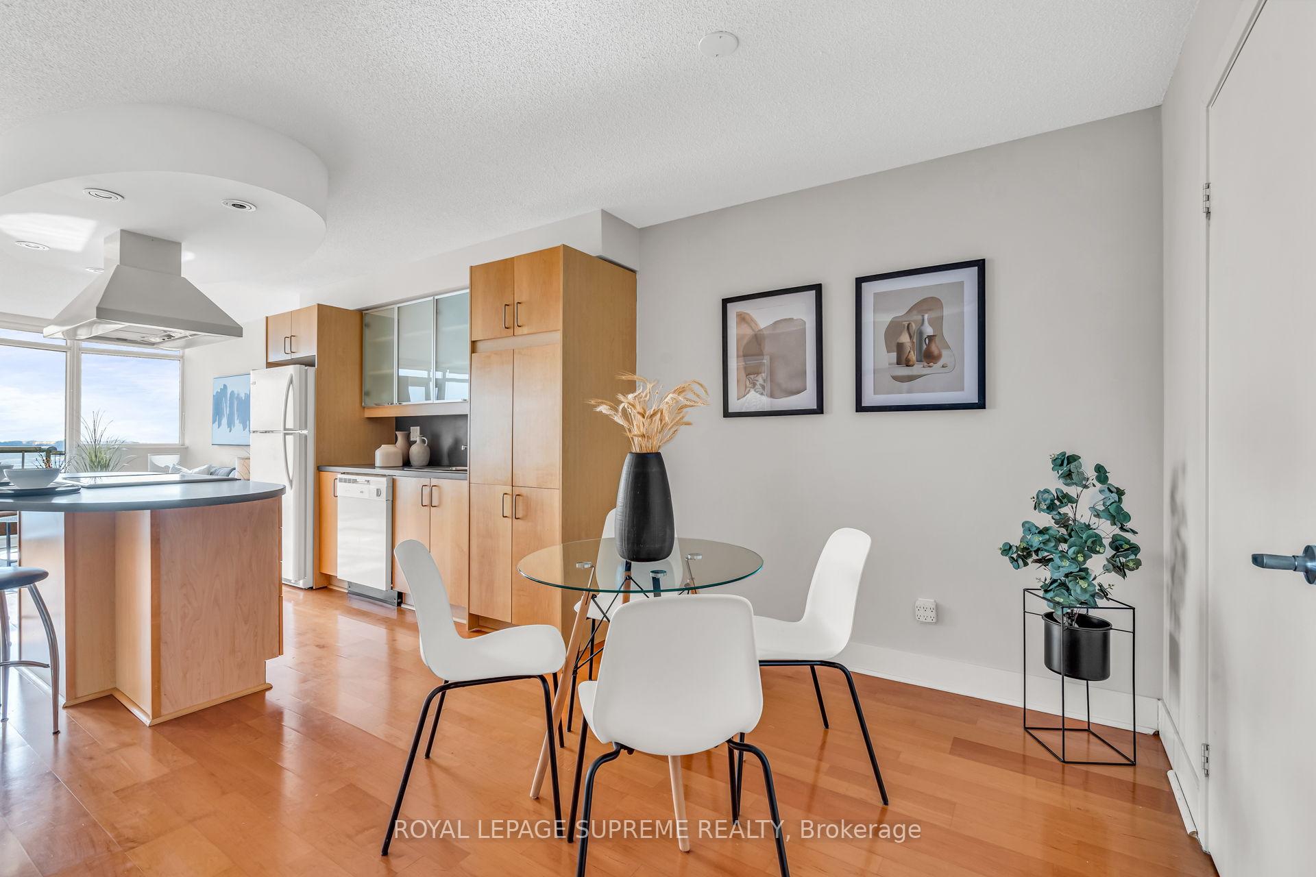 550 Queens Quay W 1226