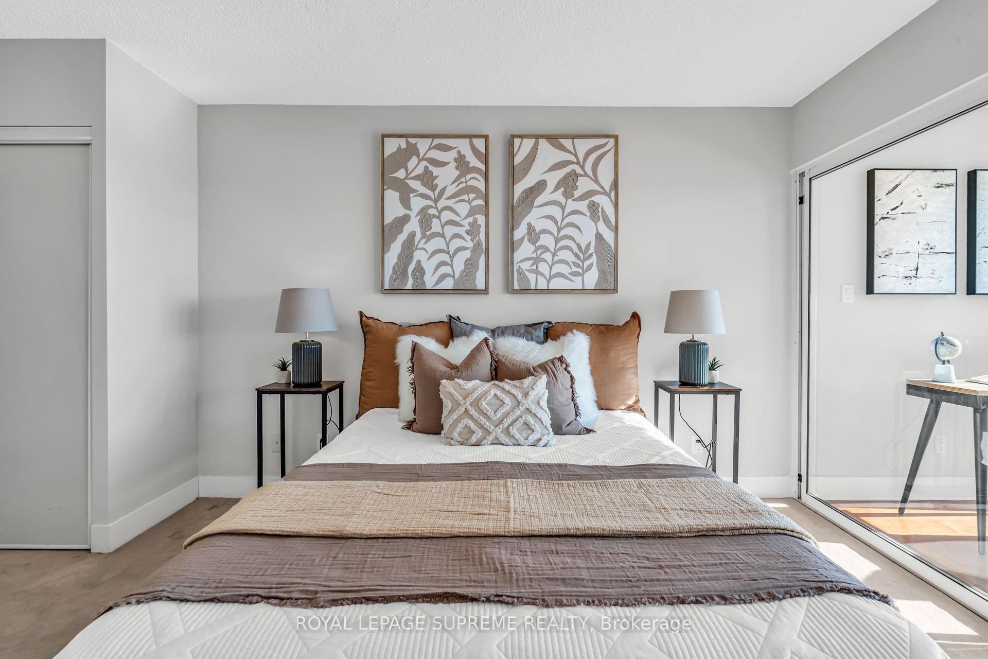 550 Queens Quay W 1226