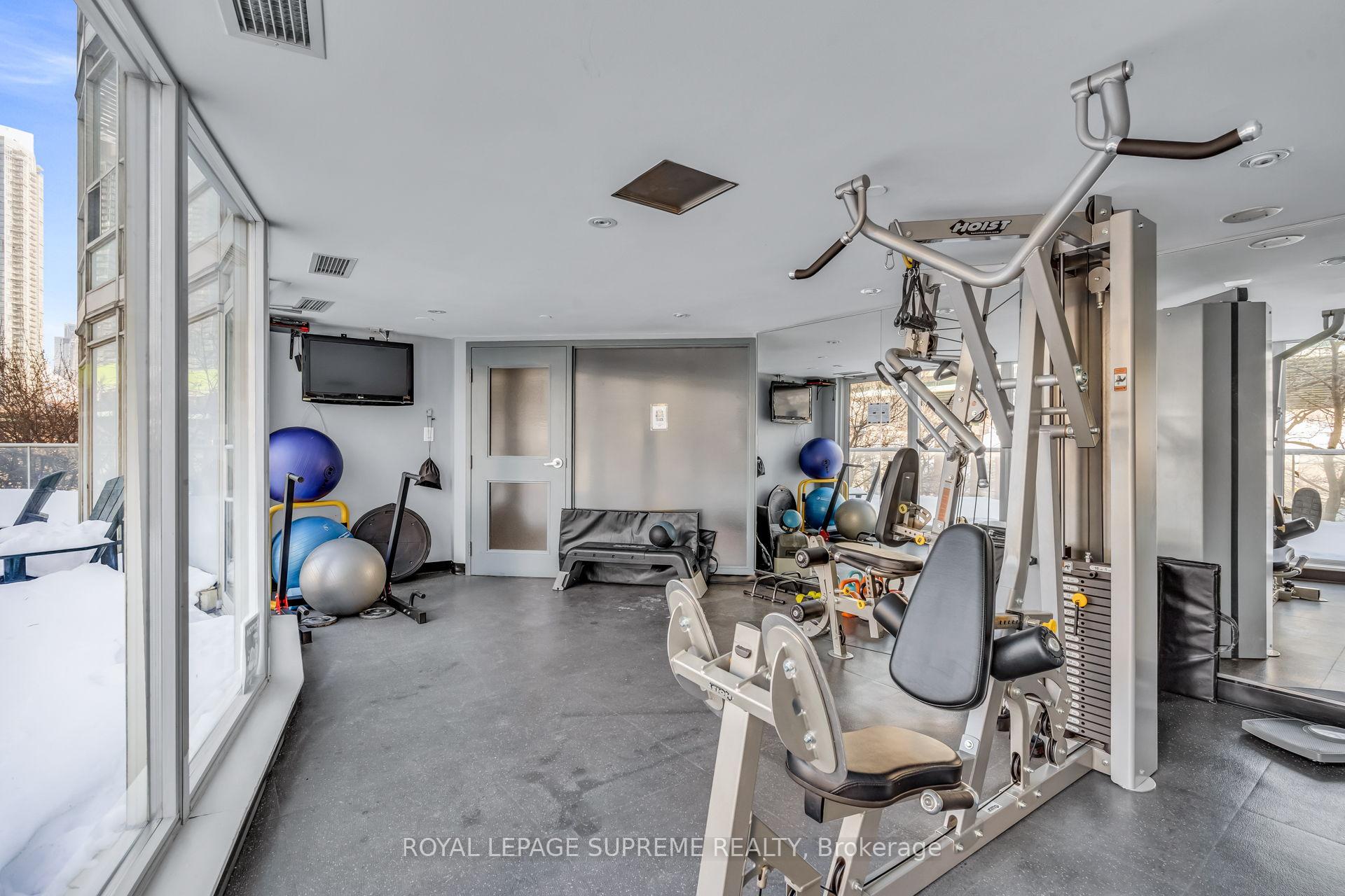 550 Queens Quay W 1226