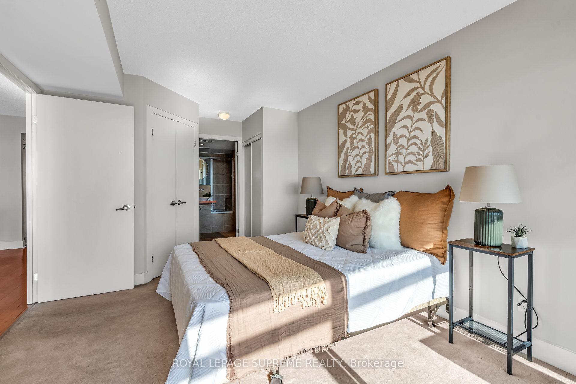 550 Queens Quay W 1226