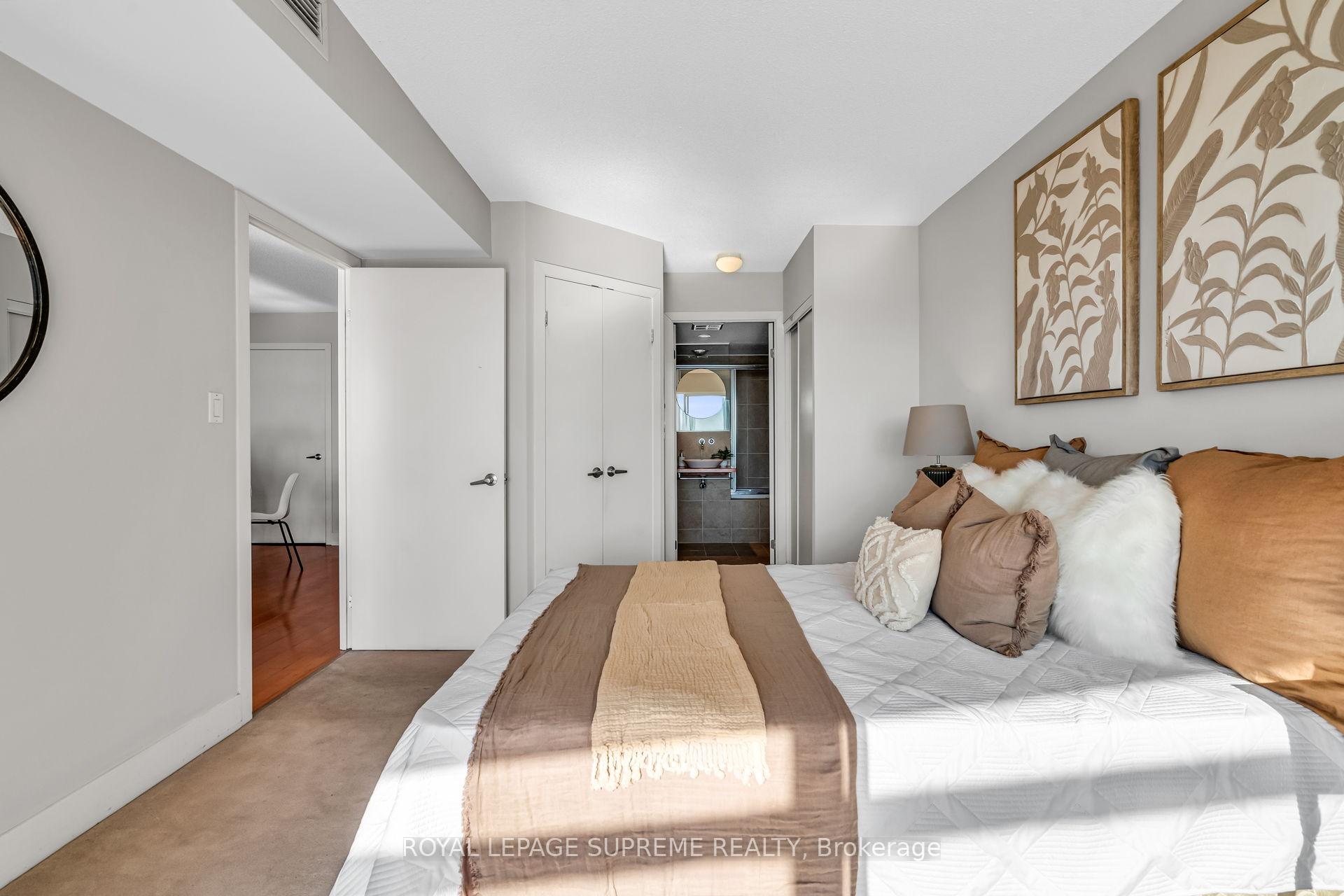 550 Queens Quay W 1226
