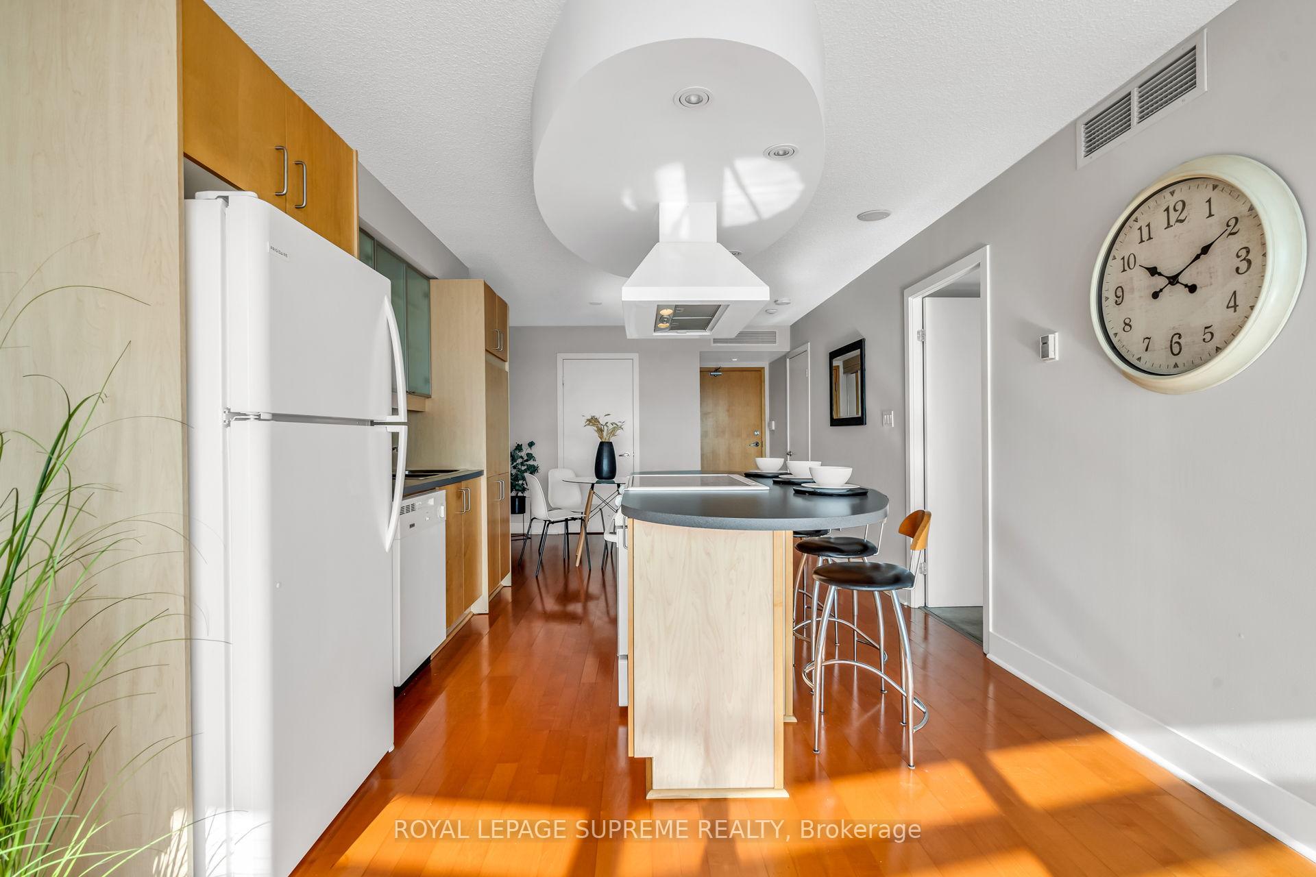 550 Queens Quay W 1226