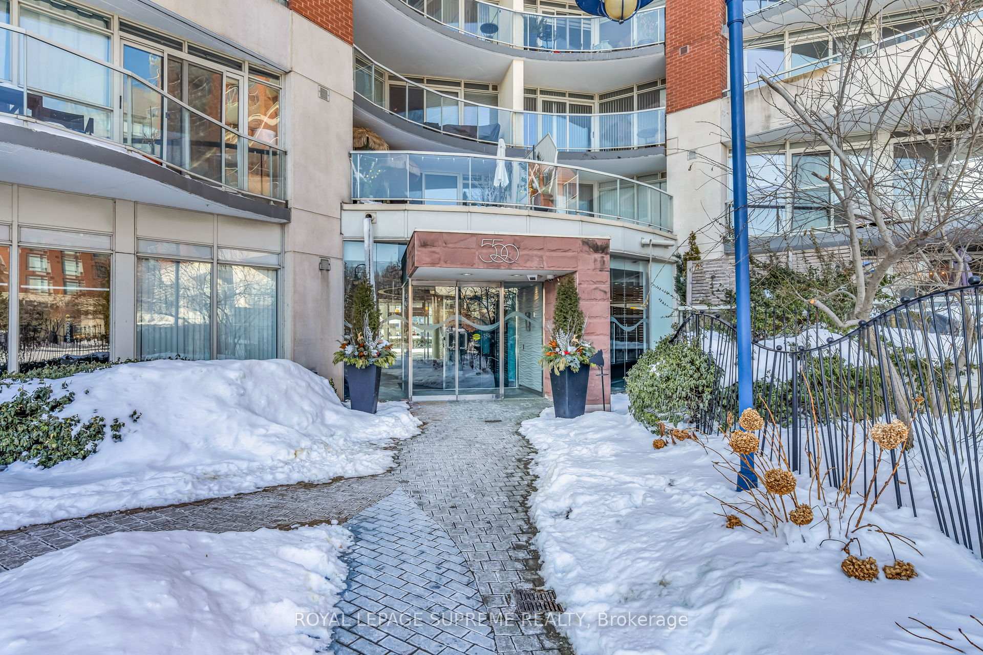 550 Queens Quay W 1226