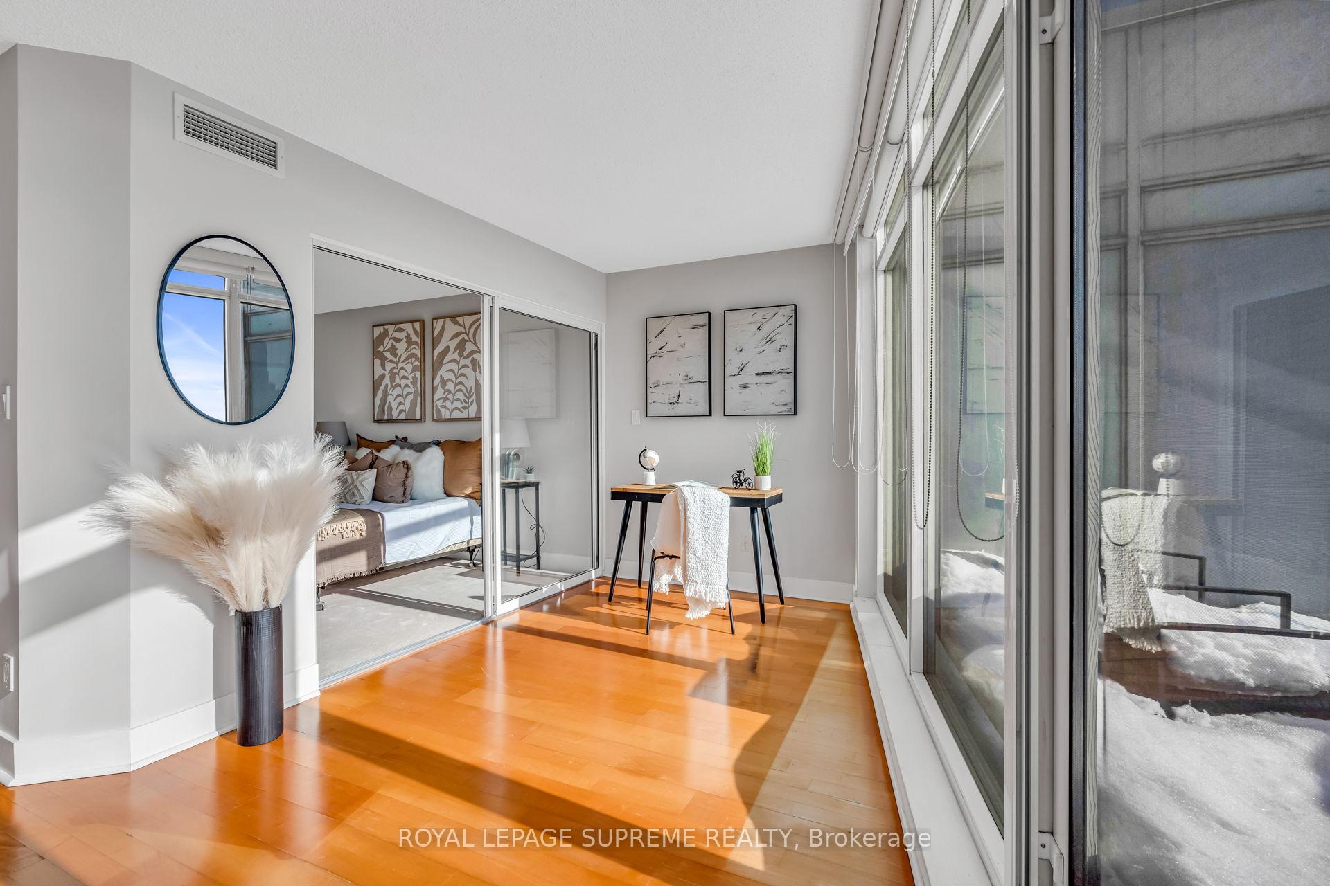 550 Queens Quay W 1226