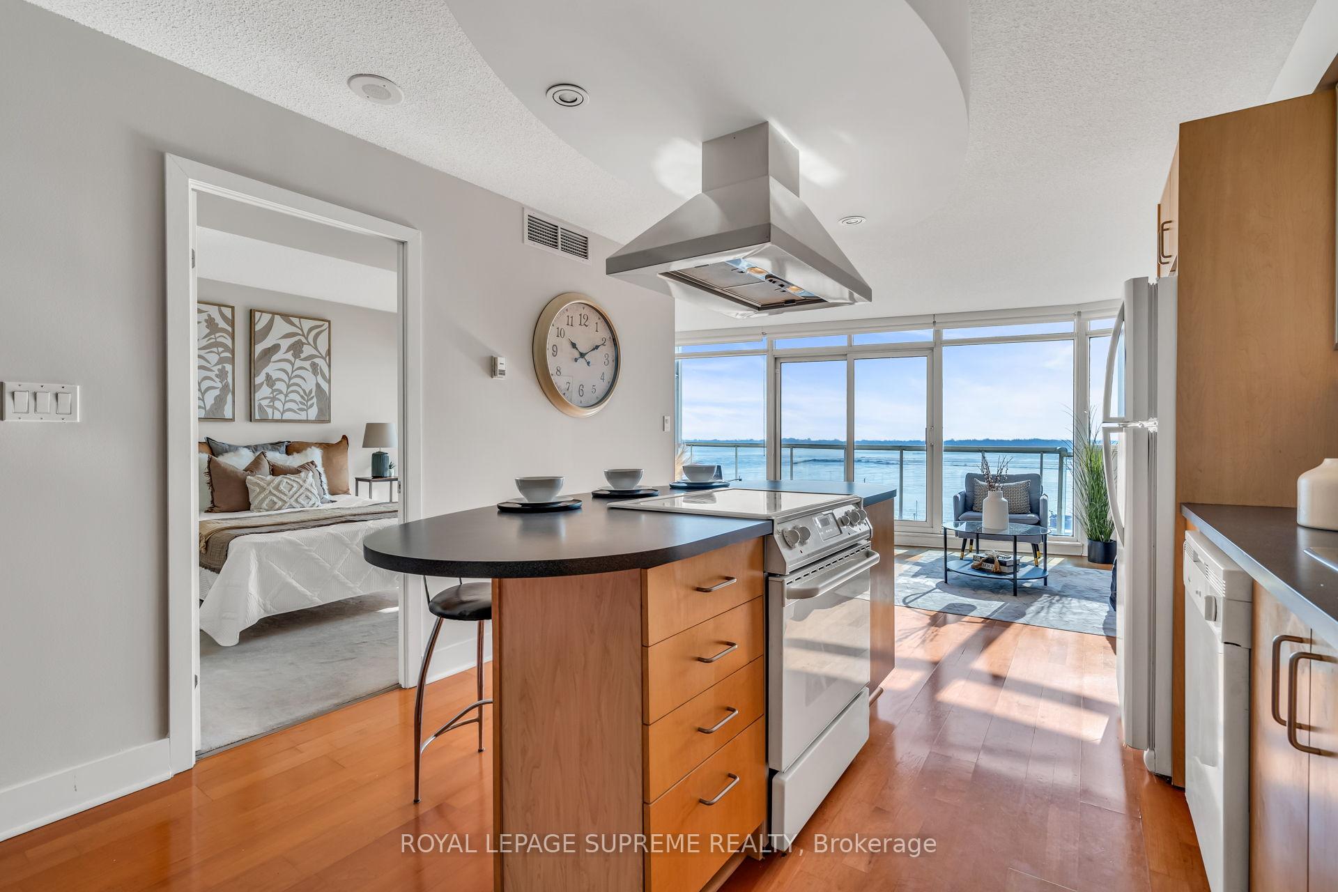 550 Queens Quay W 1226