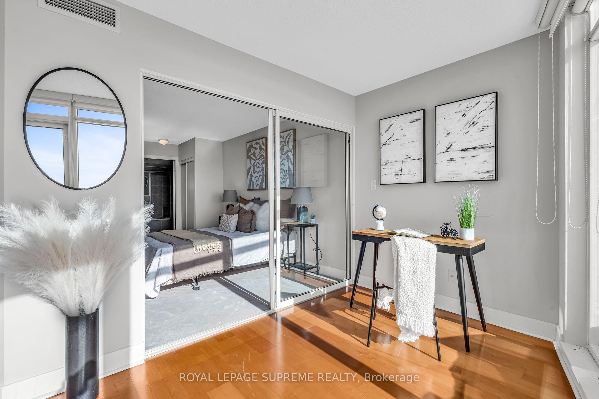 550 Queens Quay W 1226