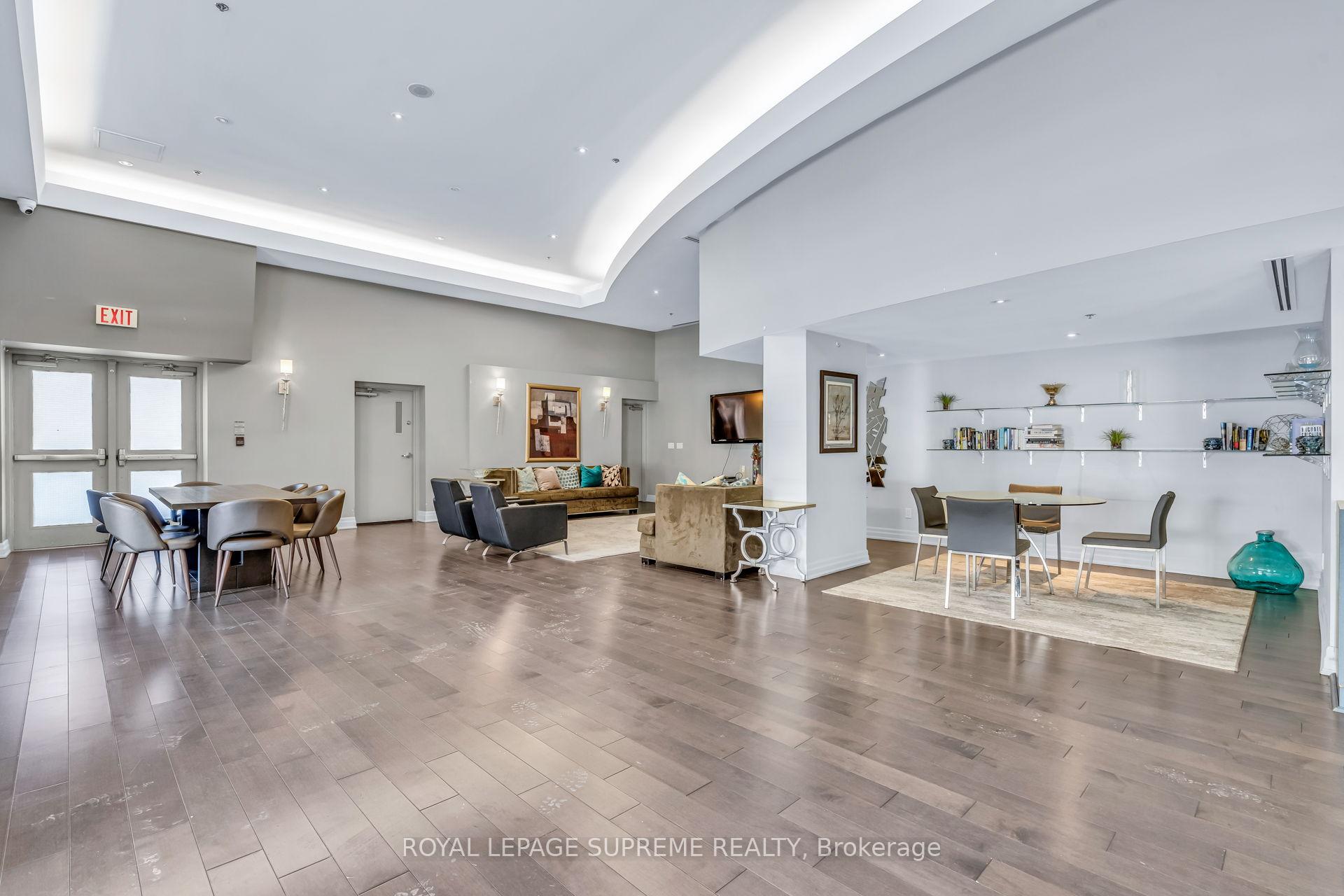 550 Queens Quay W 1226