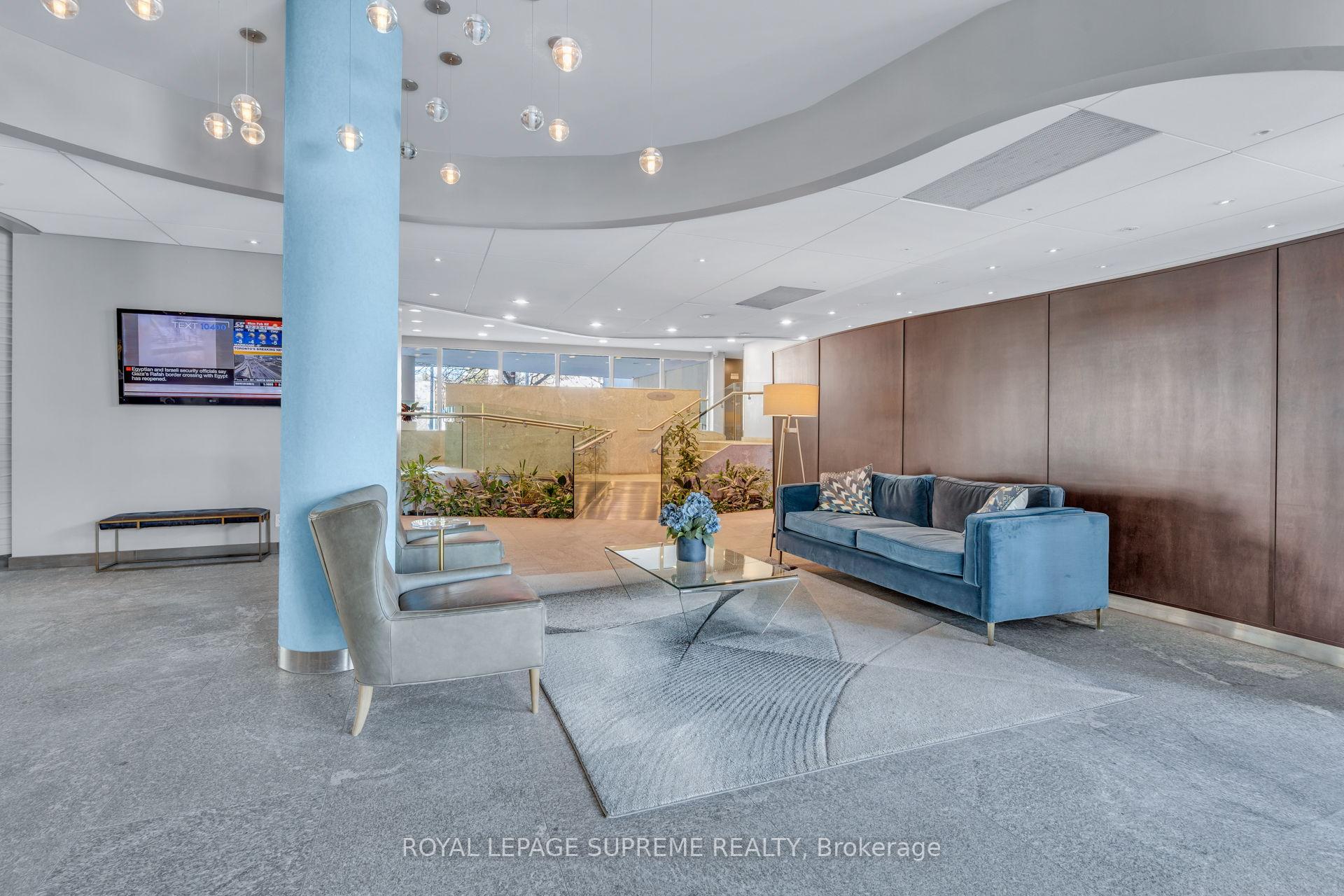 550 Queens Quay W 512